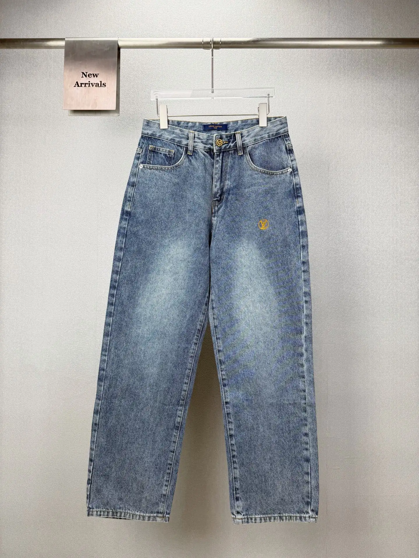 Logo Embroidered Relaxed-Fit Washed Jeans D18023170