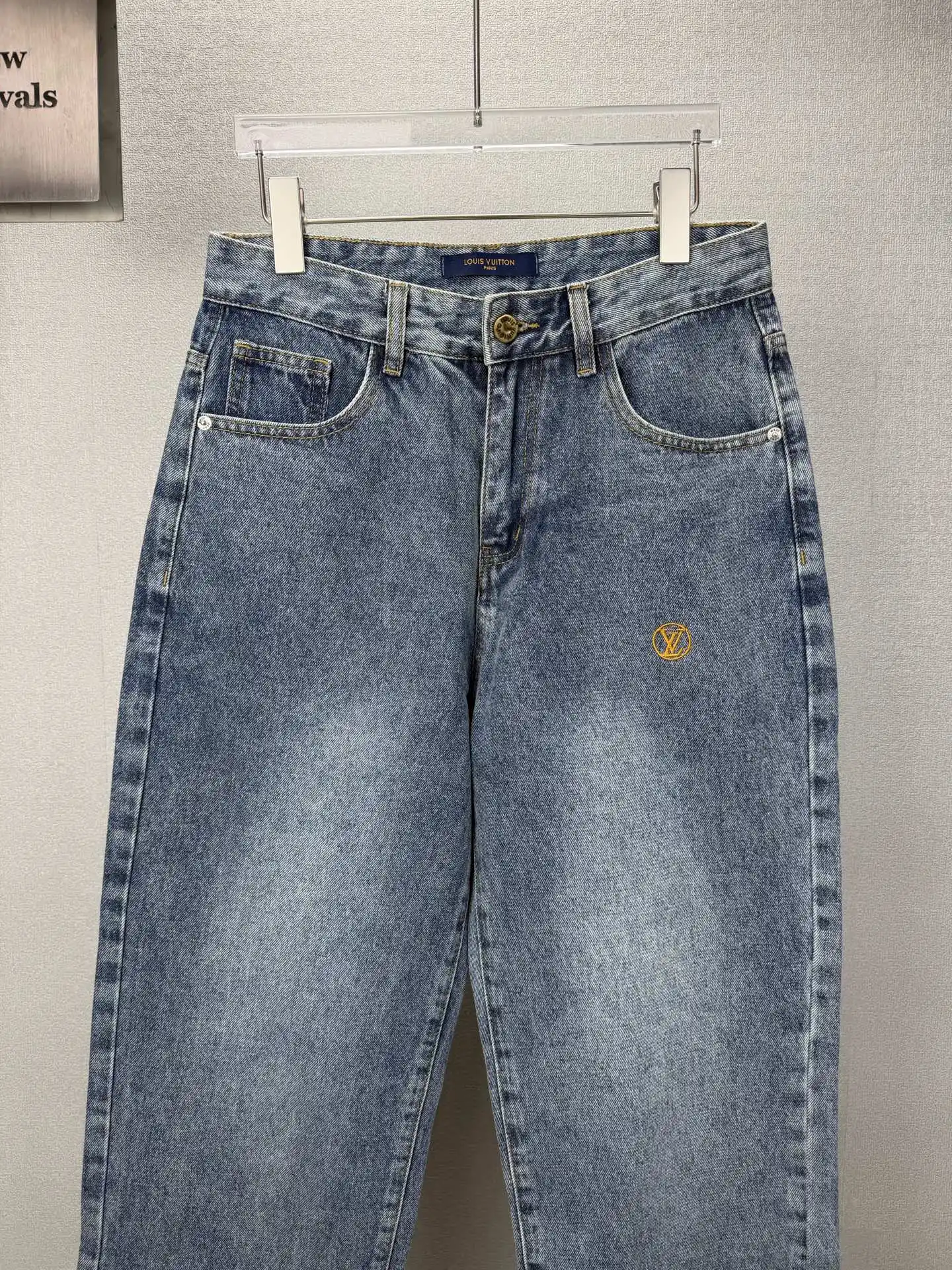 Logo Embroidered Relaxed-Fit Washed Jeans D18023170 — view 5