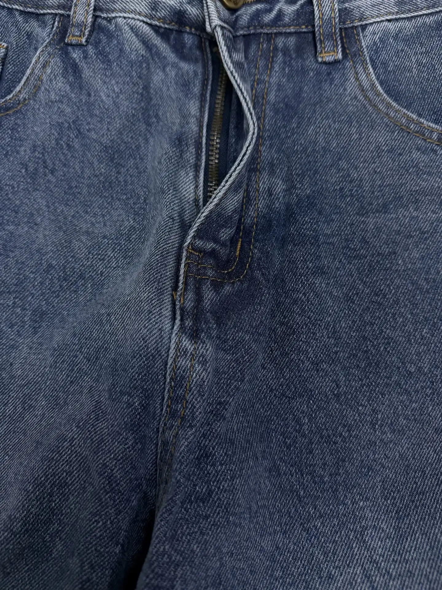 Logo Embroidered Relaxed-Fit Washed Jeans D18023170 — view 6