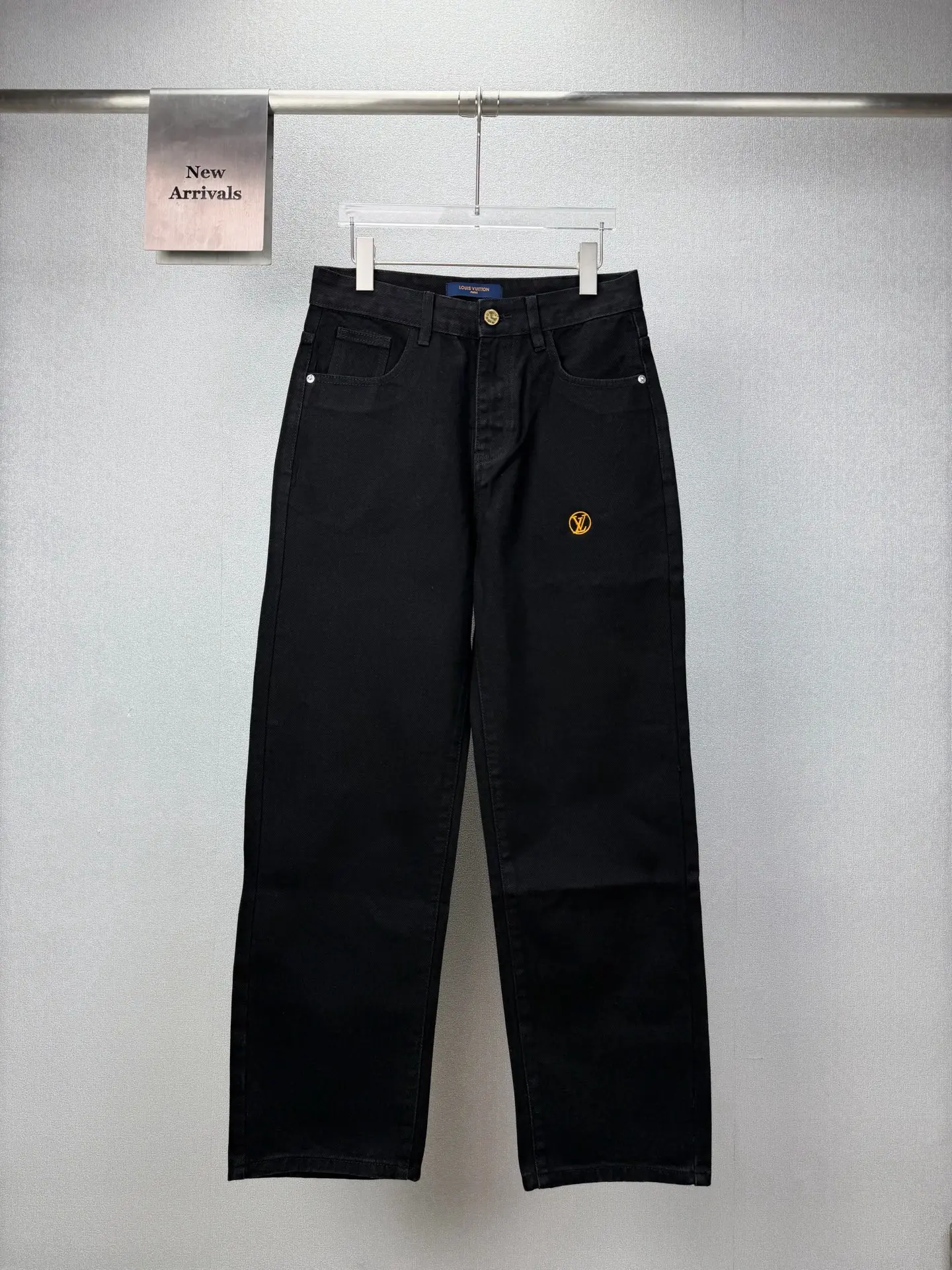 Logo Embroidered Straight-Leg Jeans D18023171