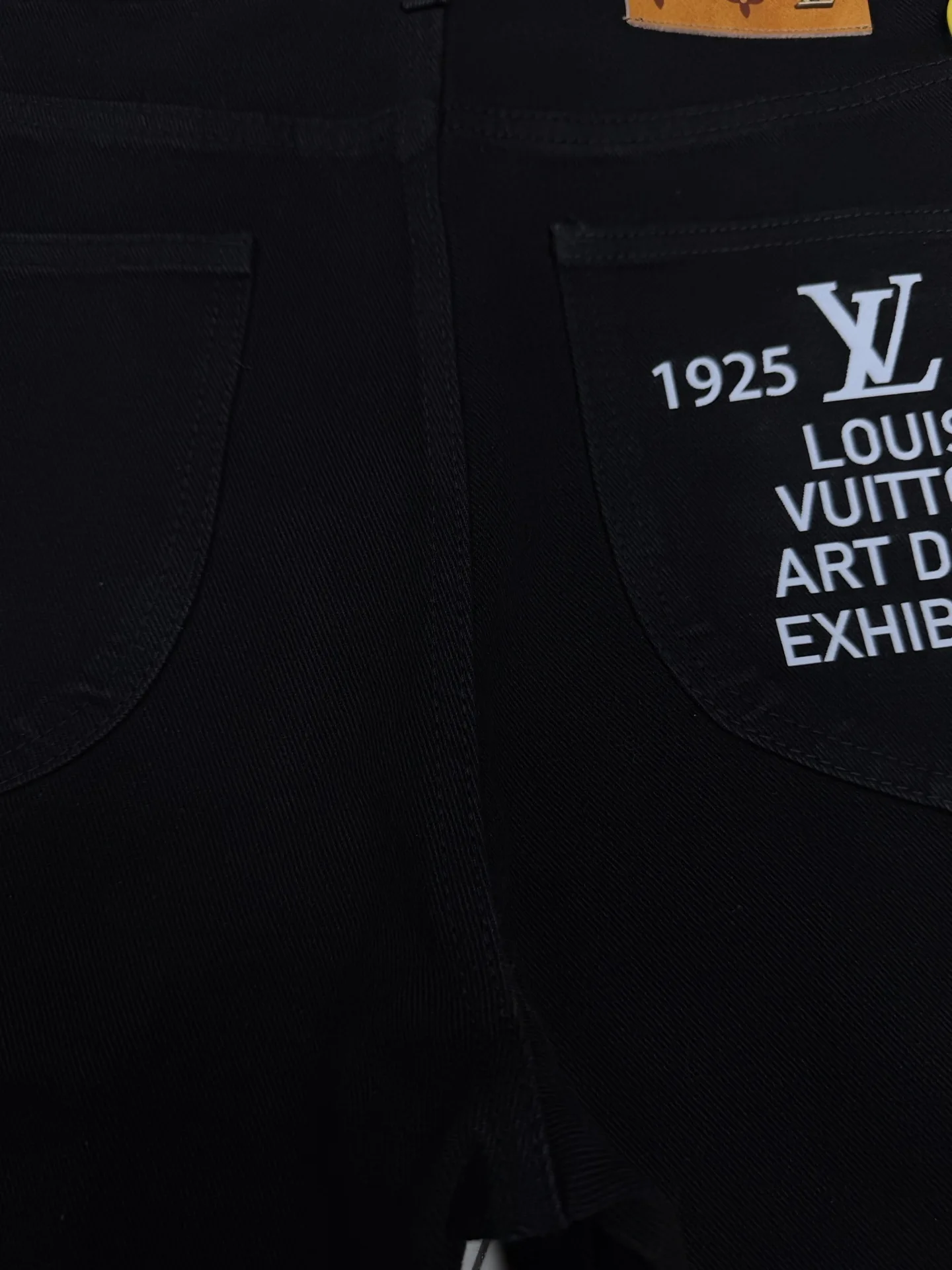 Logo Embroidered Straight-Leg Jeans D18023171 — view 8