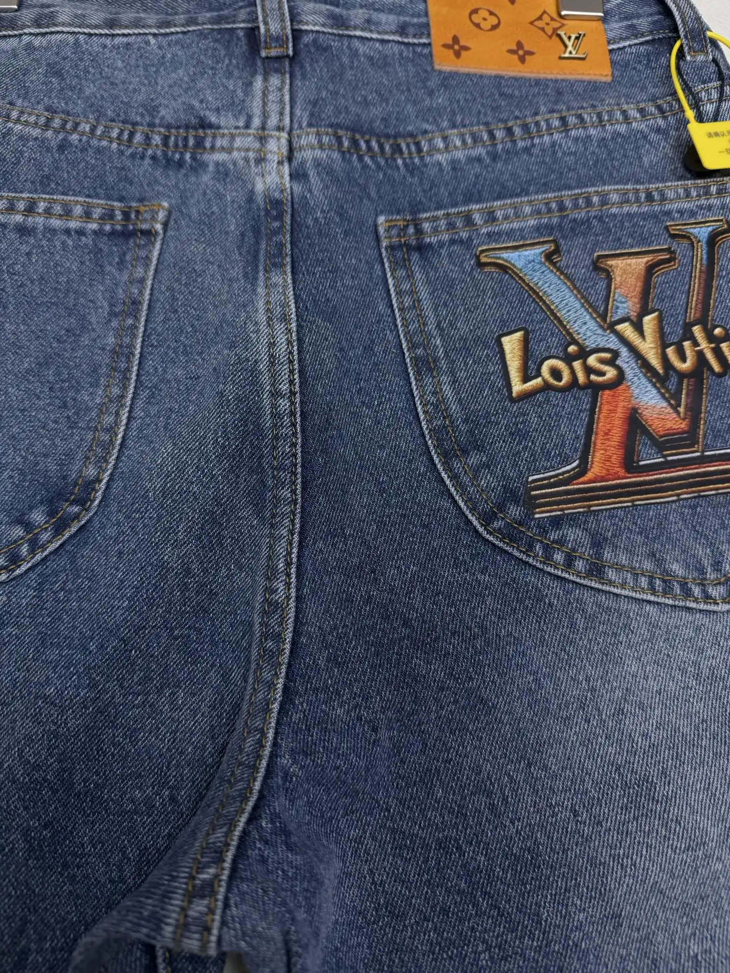 Straight-Leg Washed Denim Jeans D18023169 — view 8