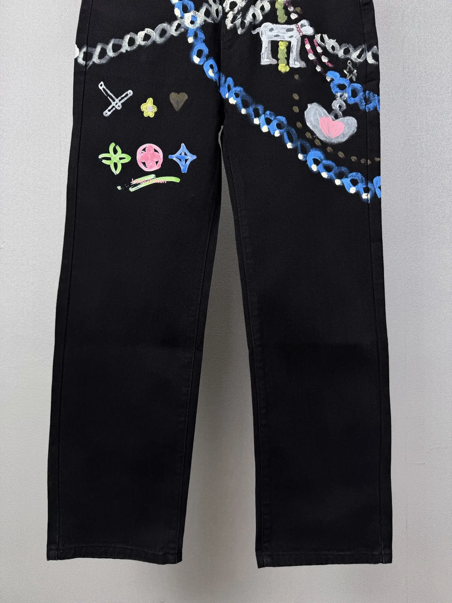 Graffiti Chain Print Straight-Leg Jeans D18023172 — view 7