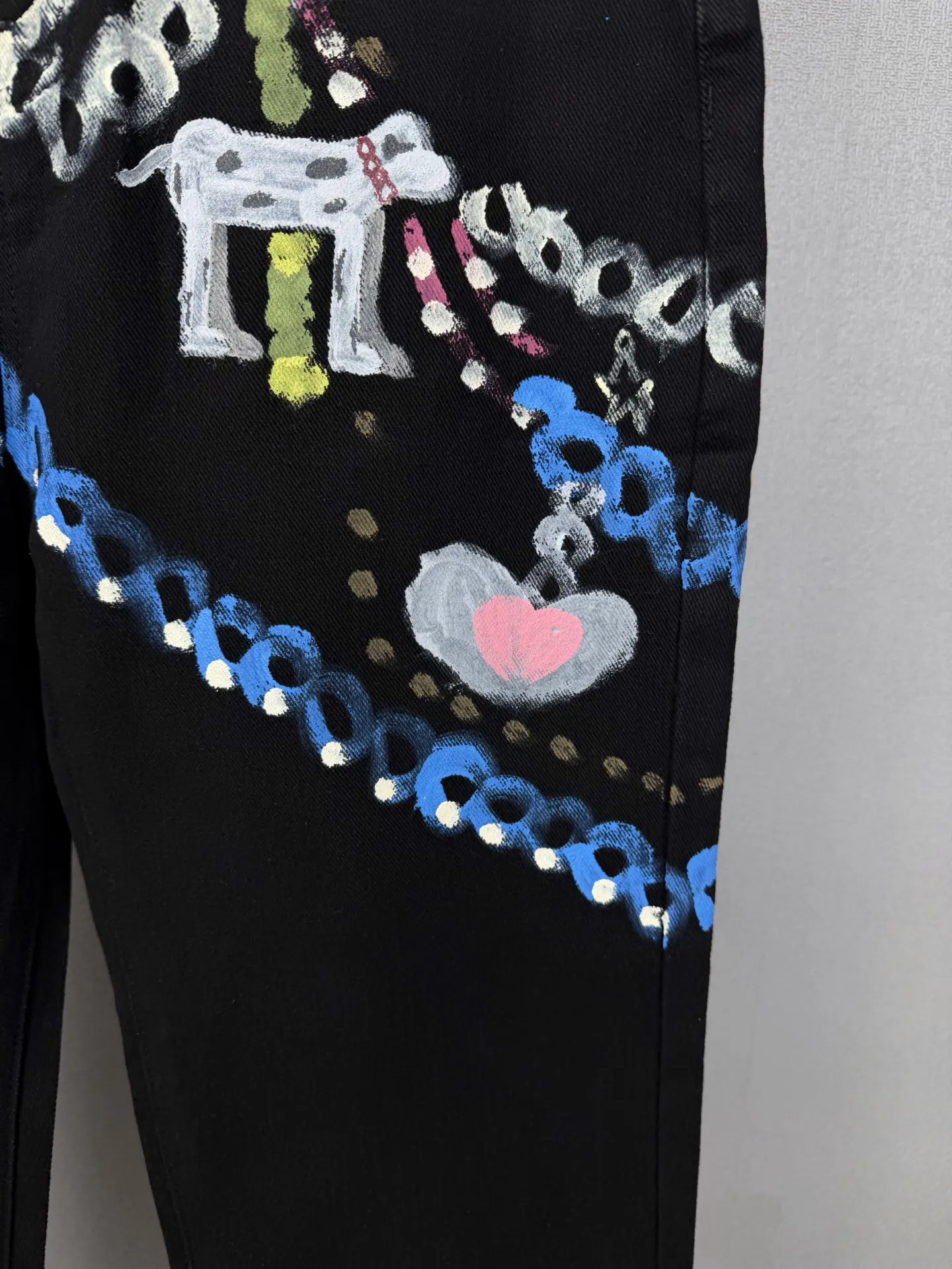 Graffiti Chain Print Straight-Leg Jeans D18023172 — view 8