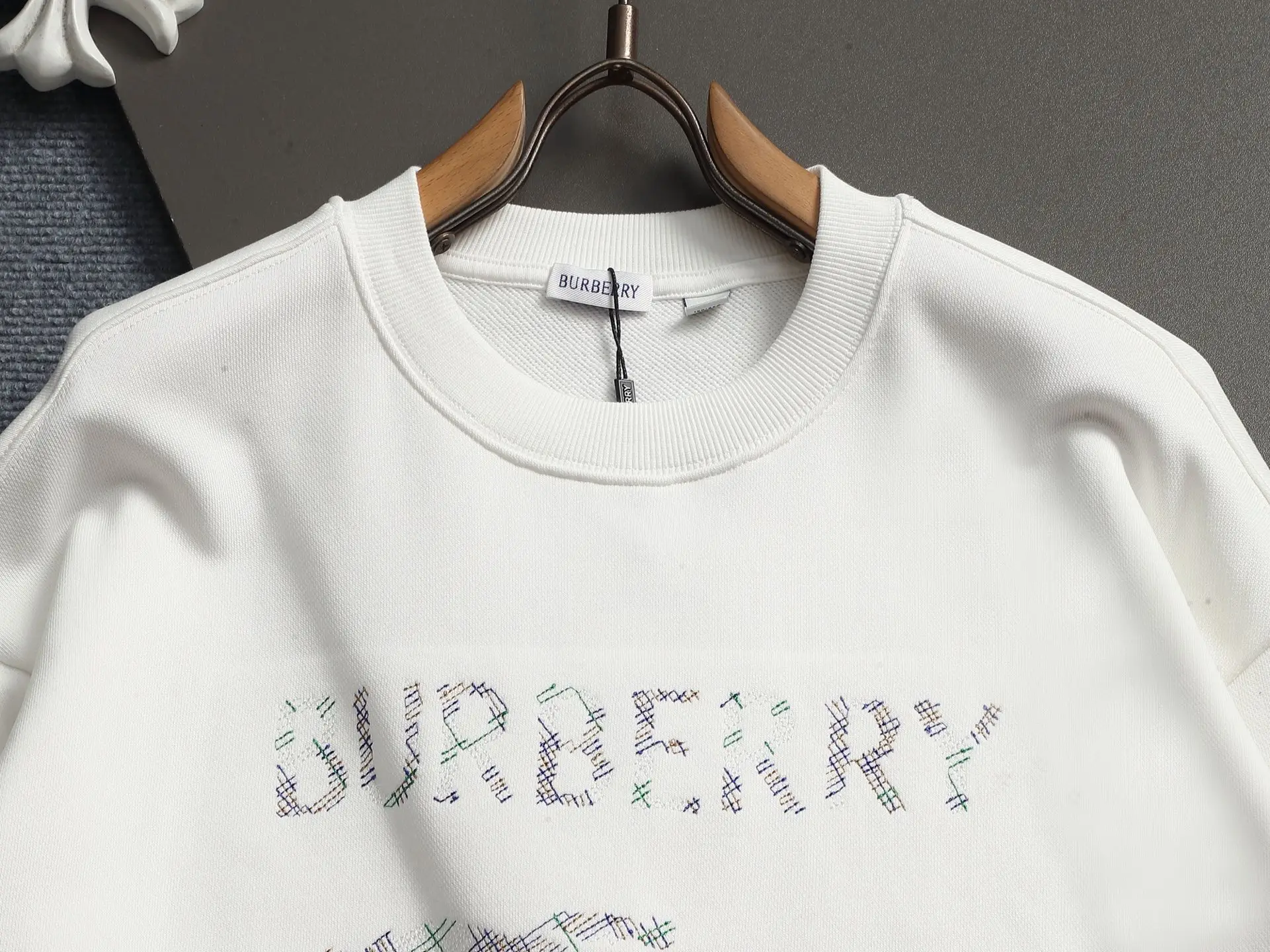 Embroidered Equestrian Knight Logo Sweatshirt D18023249 — view 2