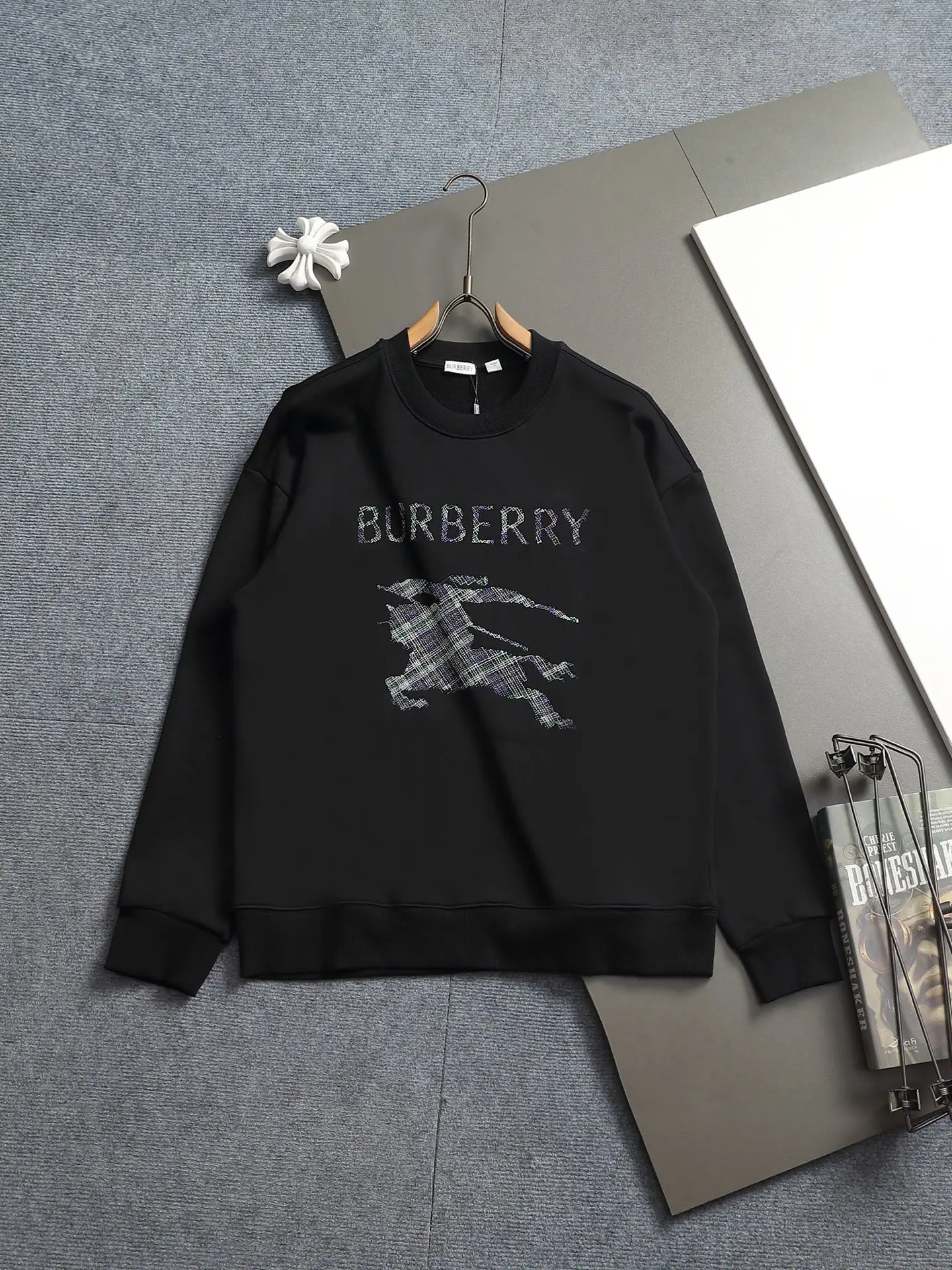 Logo and Equestrian Knight Embroidered Sweatshirt D18023250