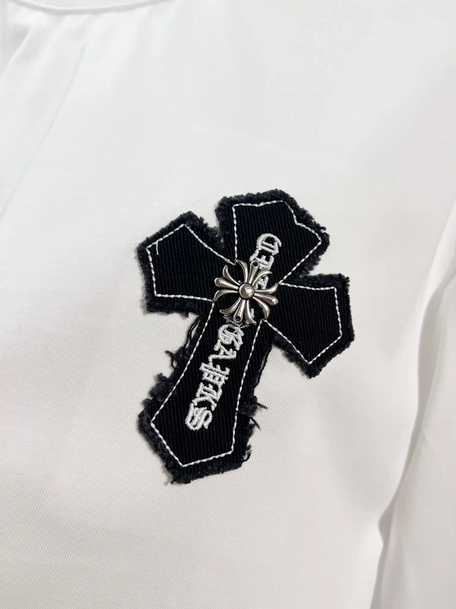 Chrome Hearts Cross Patch Long-Sleeve T-Shirt D18024181 — view 4