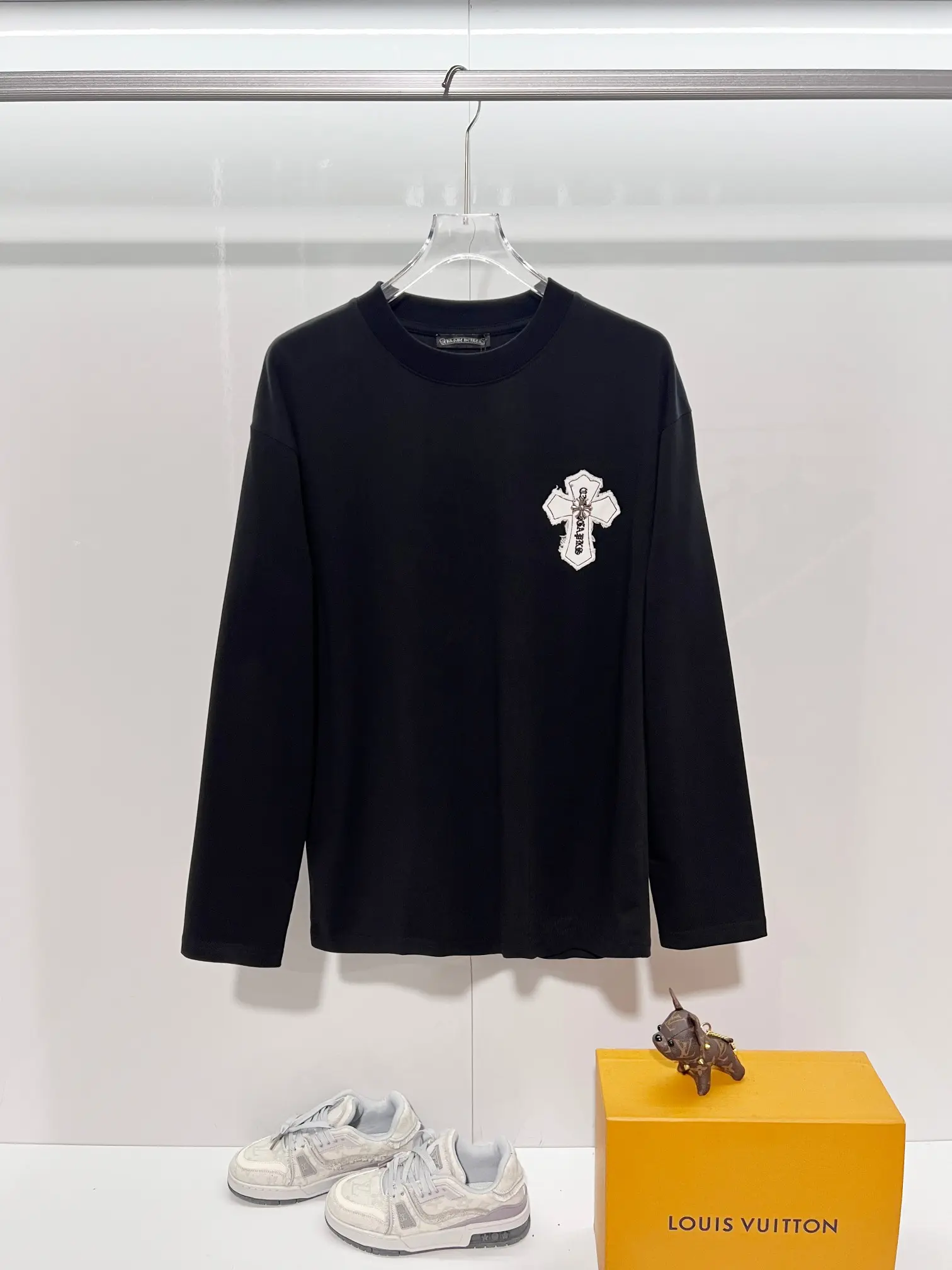 Cross Patch Long-Sleeve Cotton T-Shirt D18024180