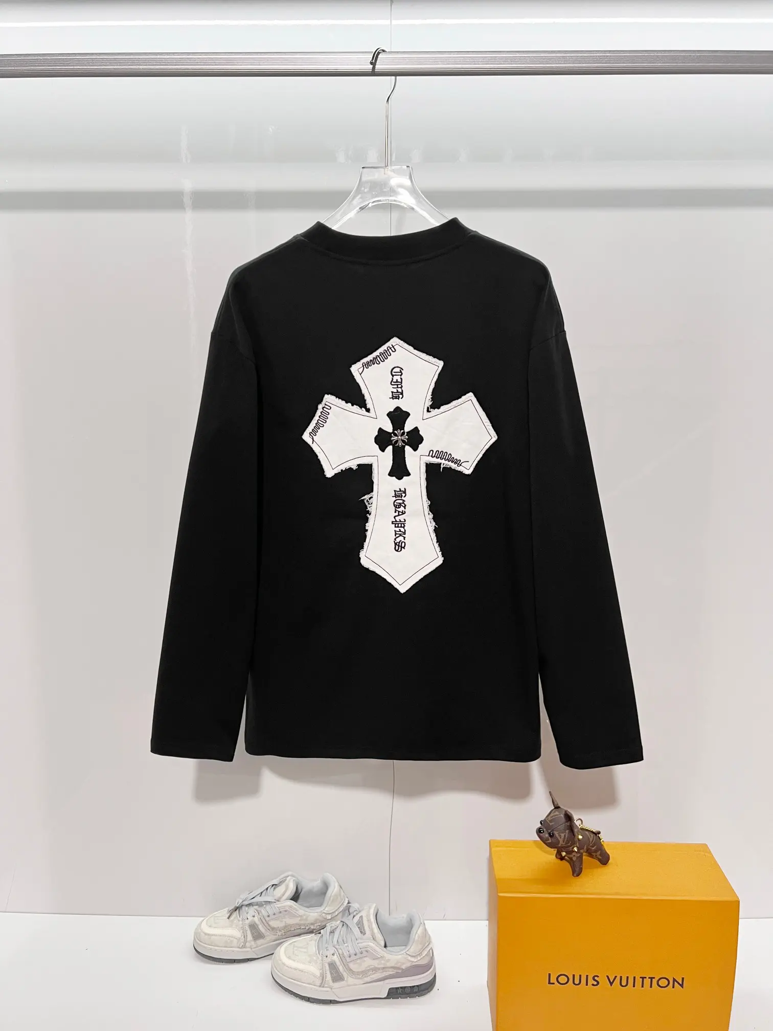 Cross Patch Long-Sleeve Cotton T-Shirt D18024180 — view 2