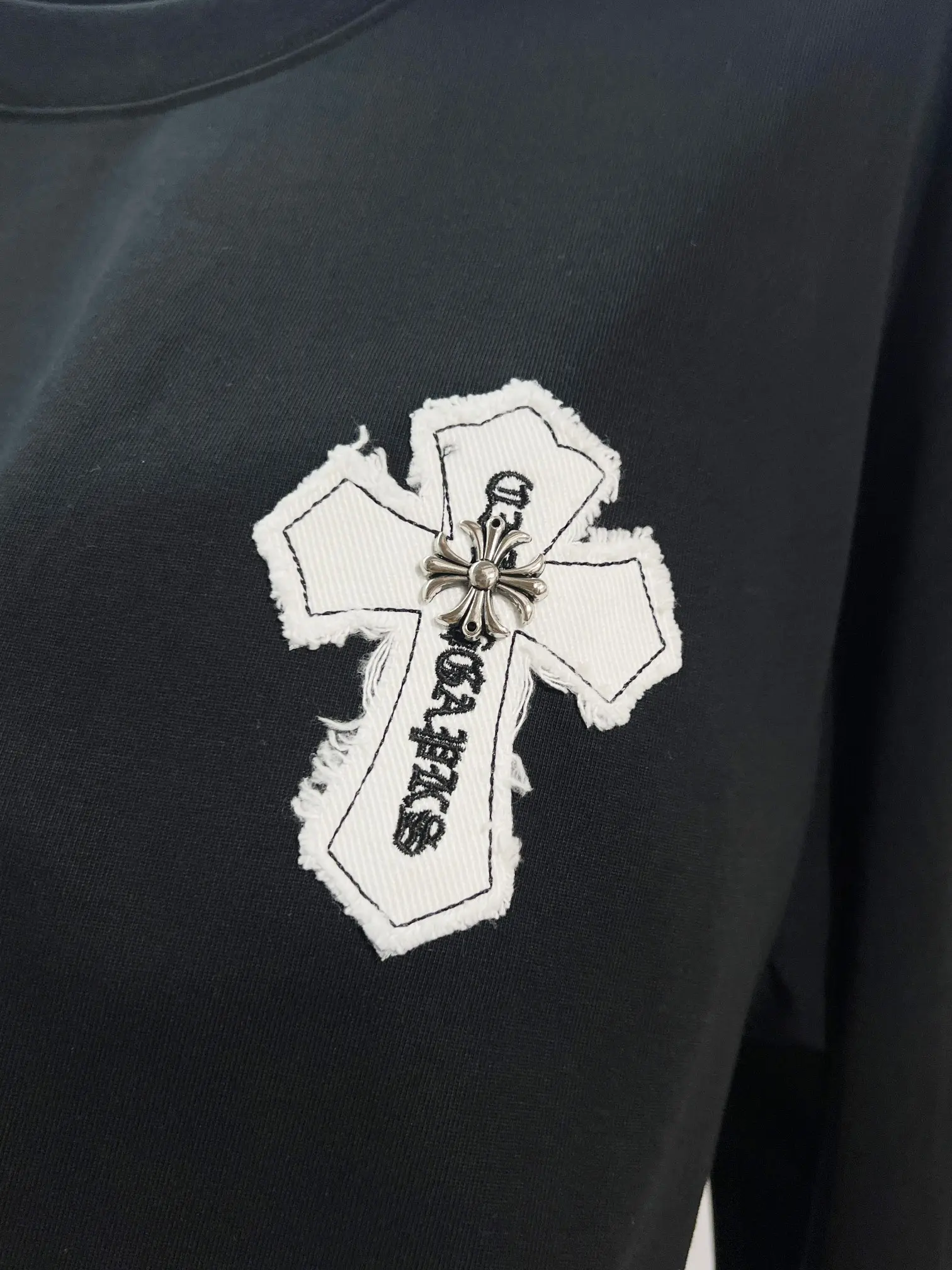 Cross Patch Long-Sleeve Cotton T-Shirt D18024180 — view 4