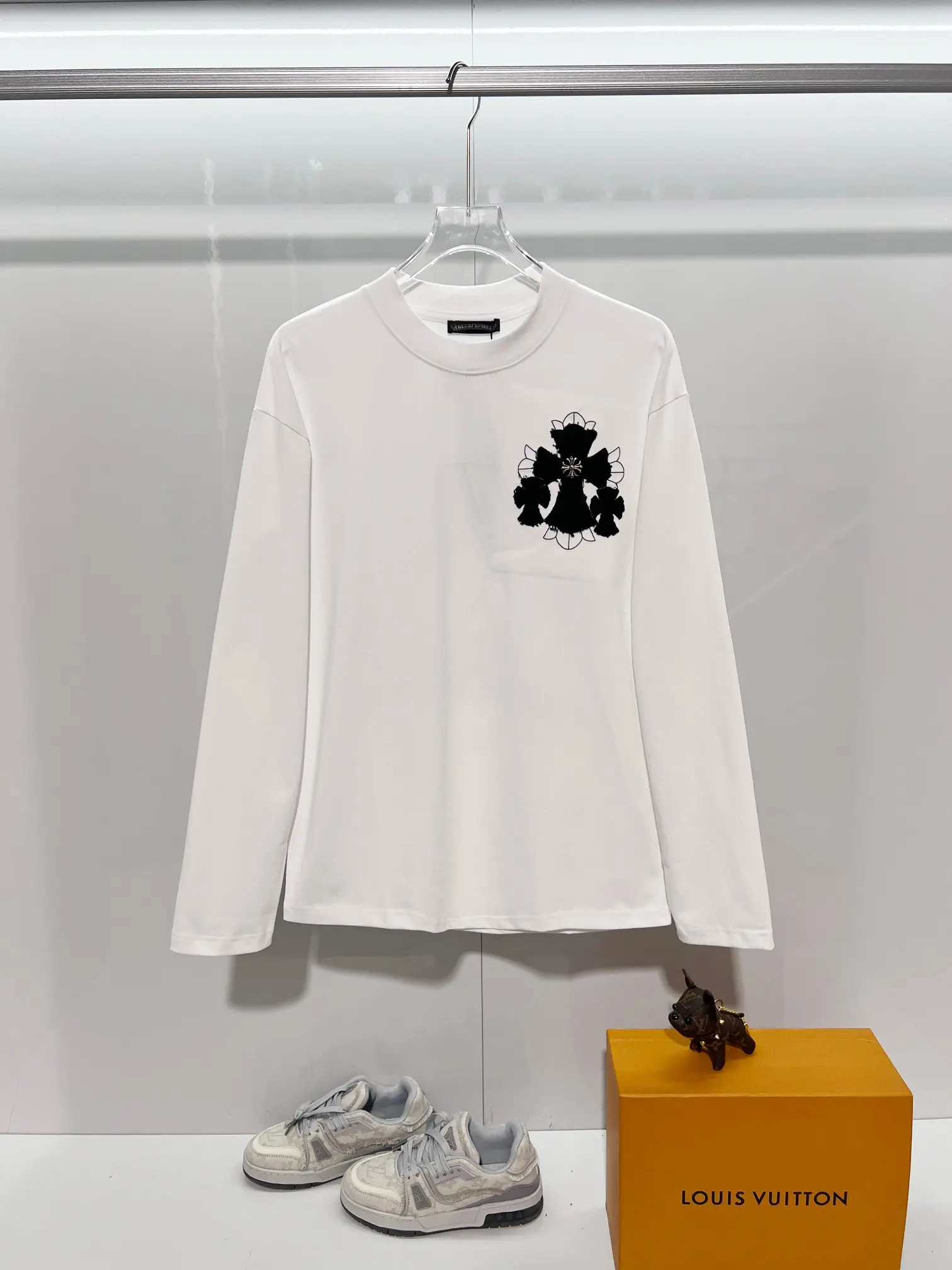 Cross Patch Long-Sleeve Cotton T-Shirt D18024183