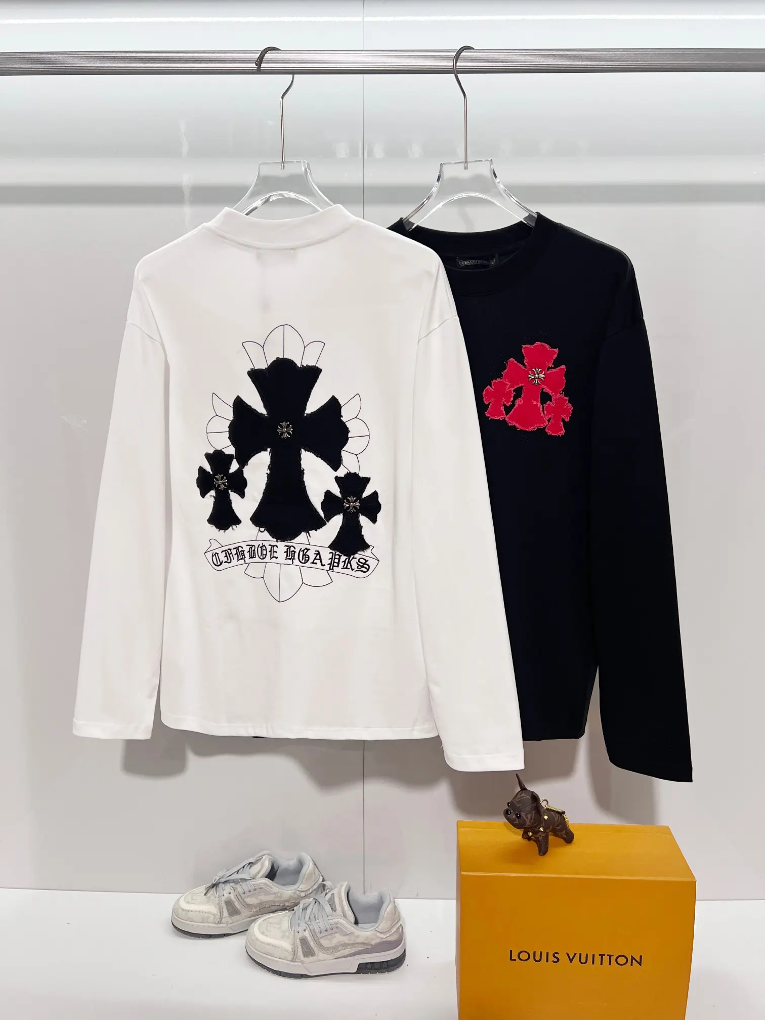 Cross Patch Long-Sleeve Cotton T-Shirt D18024183 — view 12