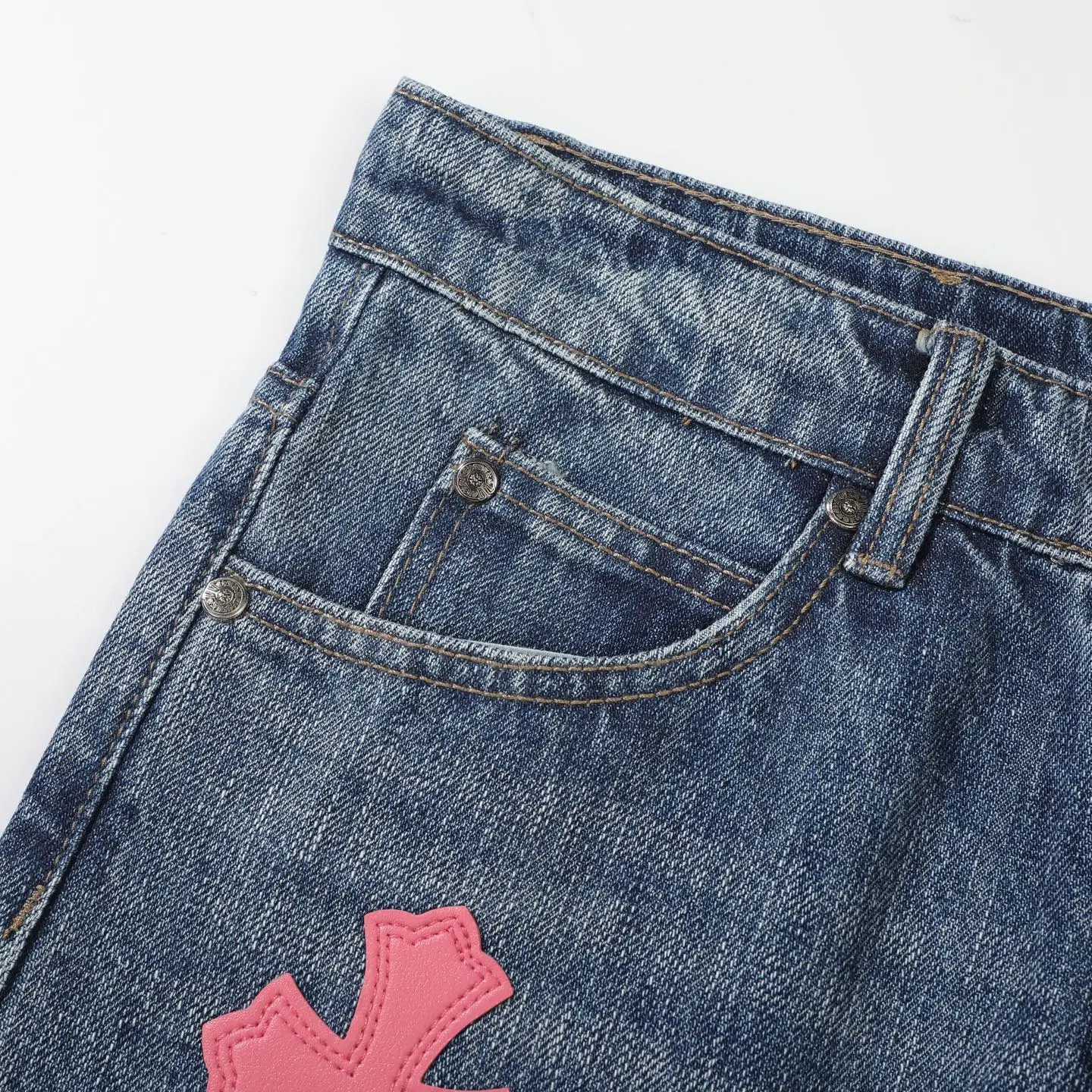 Cross Patch Flared Straight-Leg Jeans D18023092 — view 4