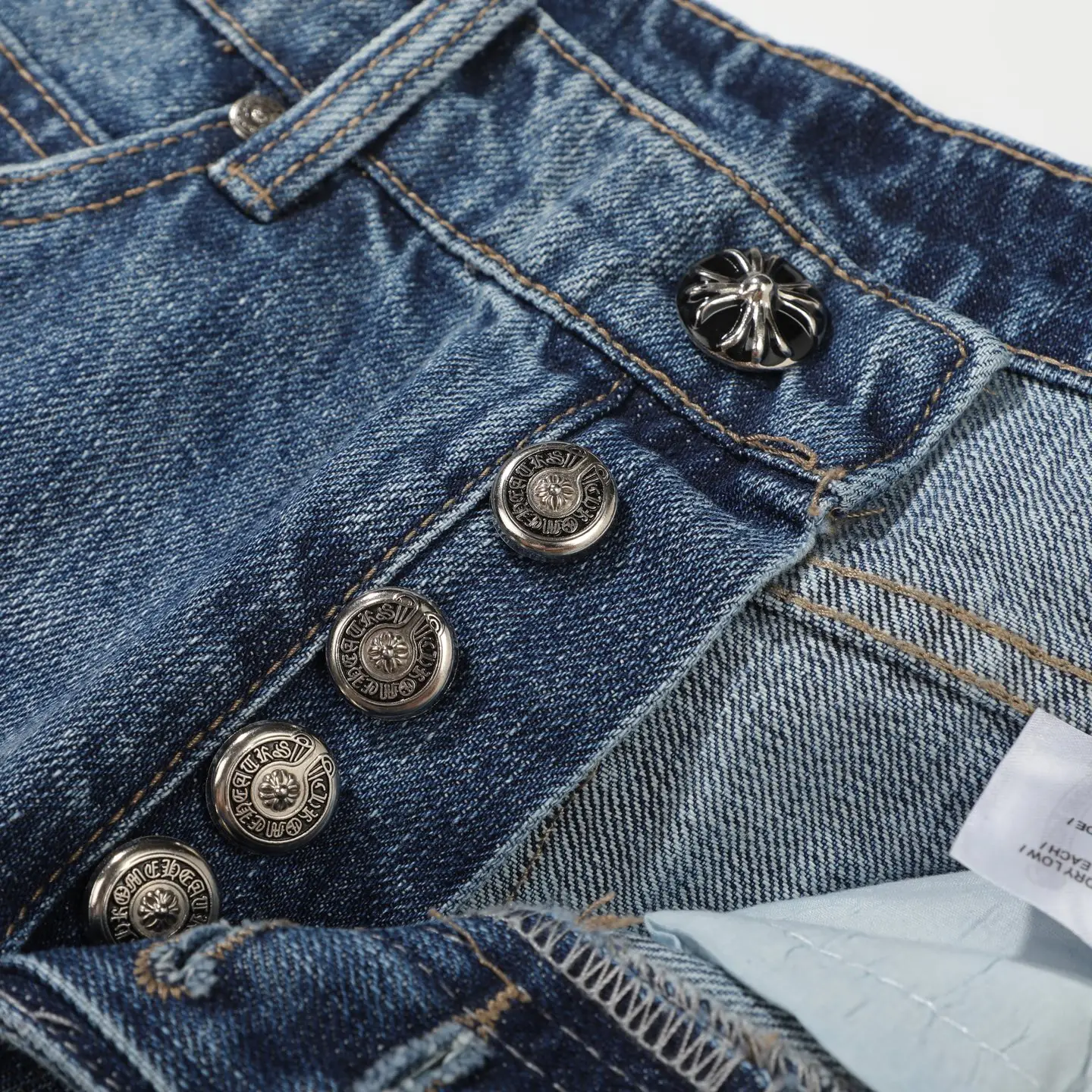 Cross Patch Flared Straight-Leg Jeans D18023092 — view 8