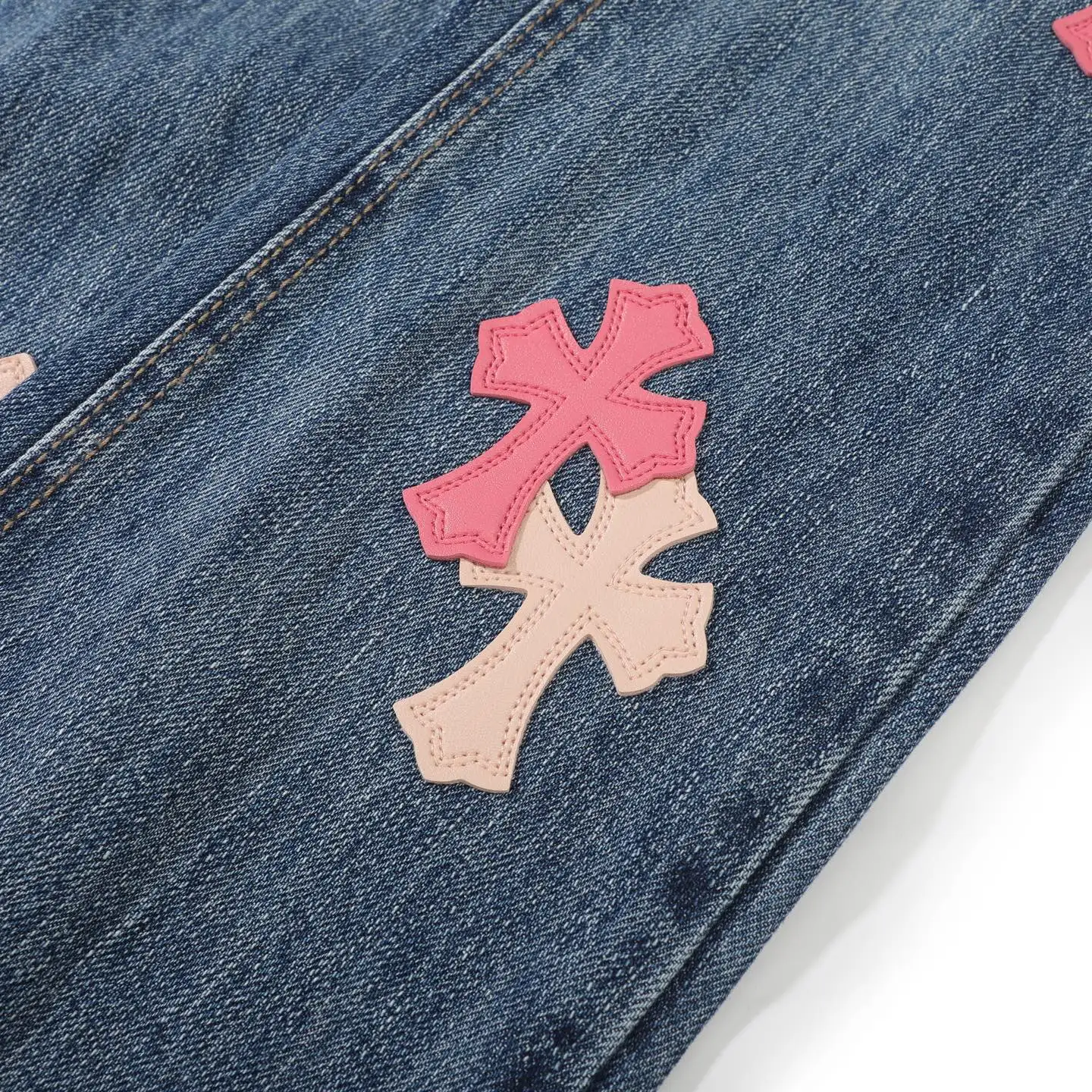 Cross Patch Flared Straight-Leg Jeans D18023092 — view 10