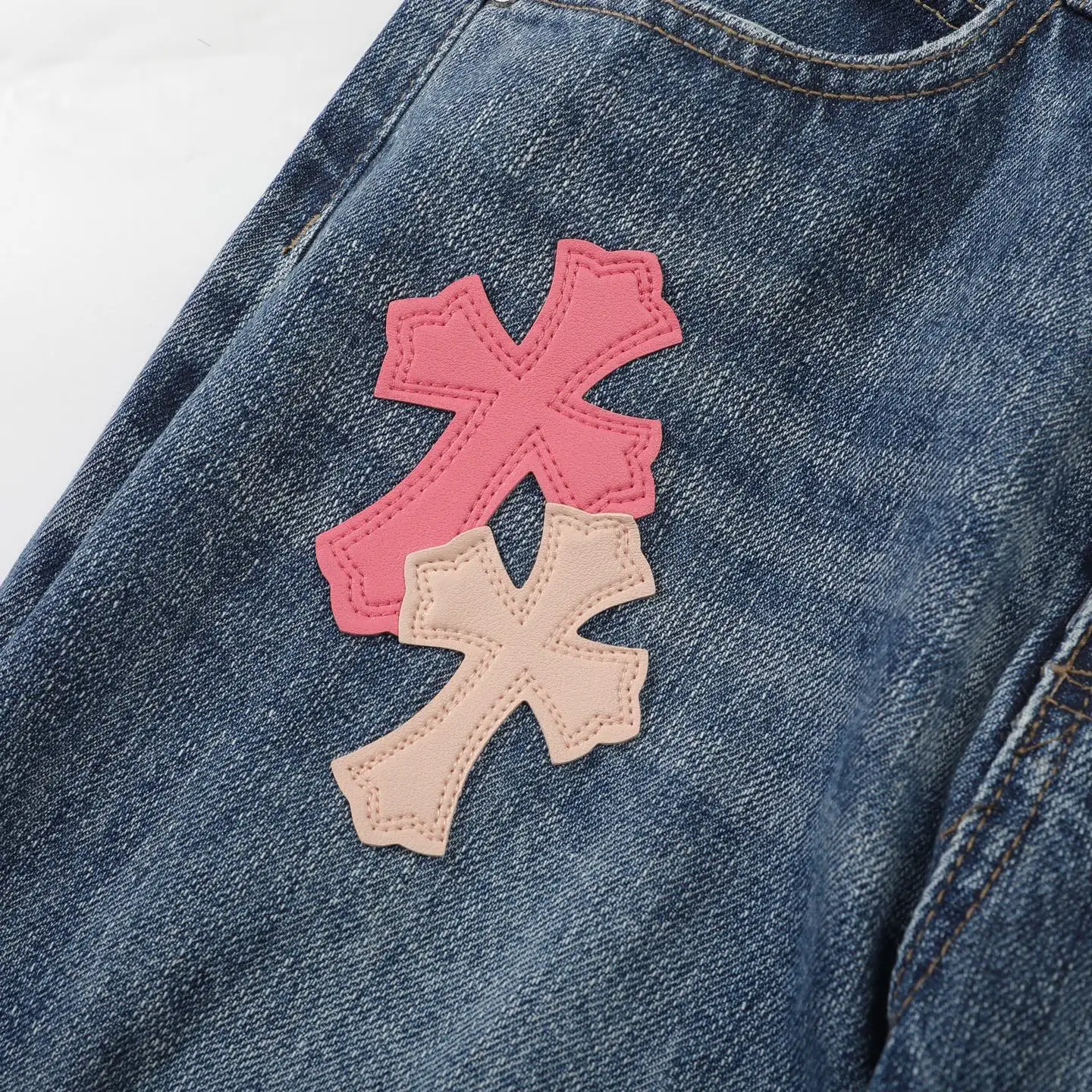 Cross Patch Flared Straight-Leg Jeans D18023092 — view 11