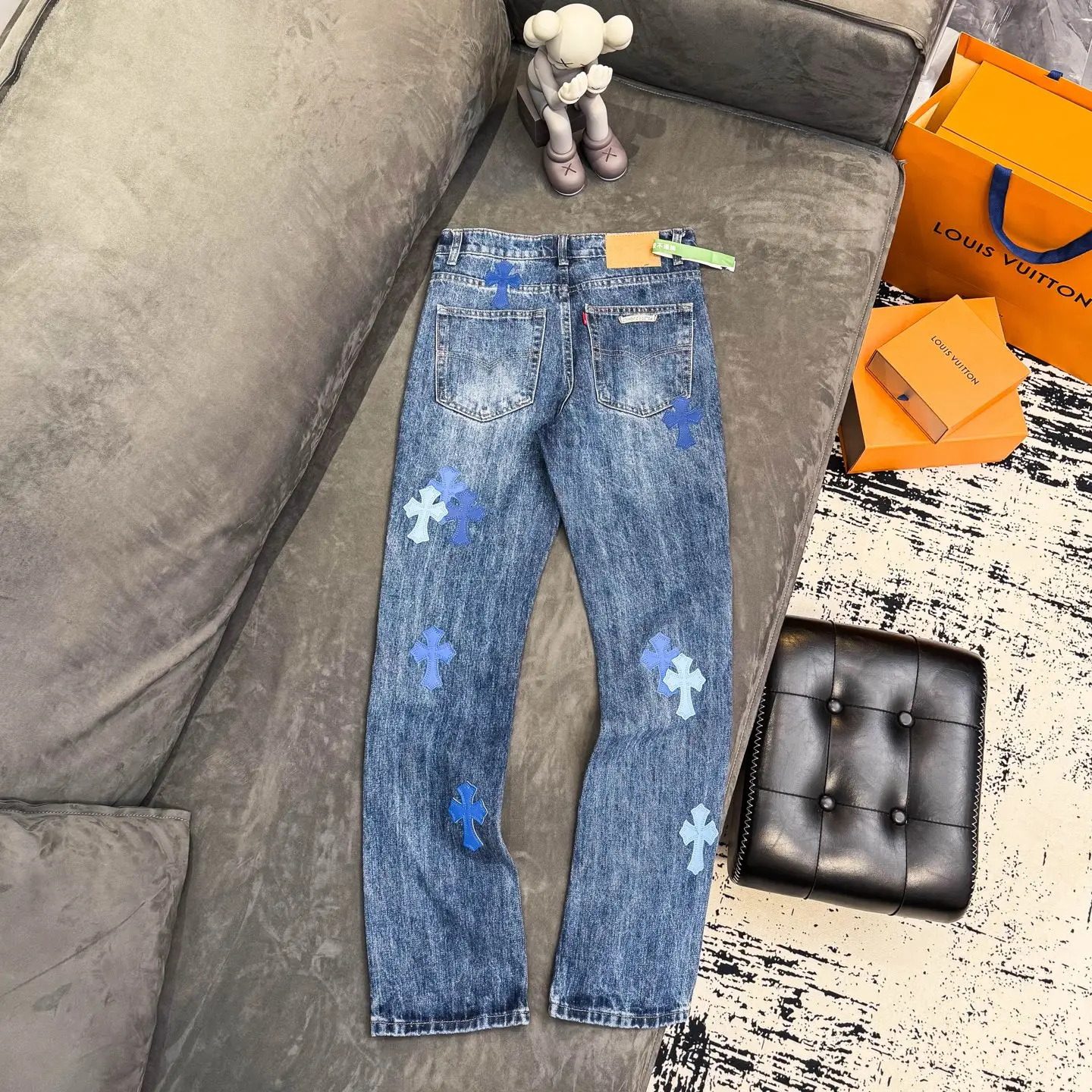Cross Patch Flare-Leg Jeans D18023091 — view 2