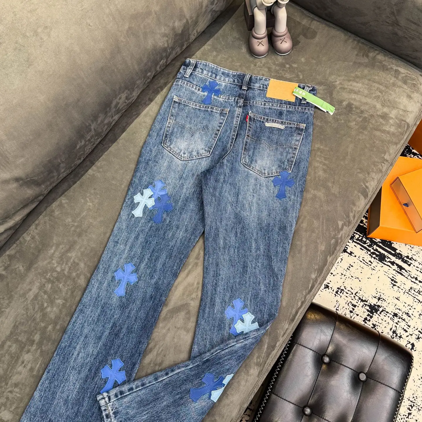 Cross Patch Flare-Leg Jeans D18023091 — view 5