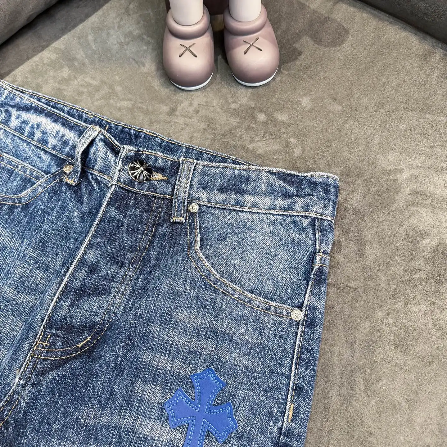Cross Patch Flare-Leg Jeans D18023091 — view 7