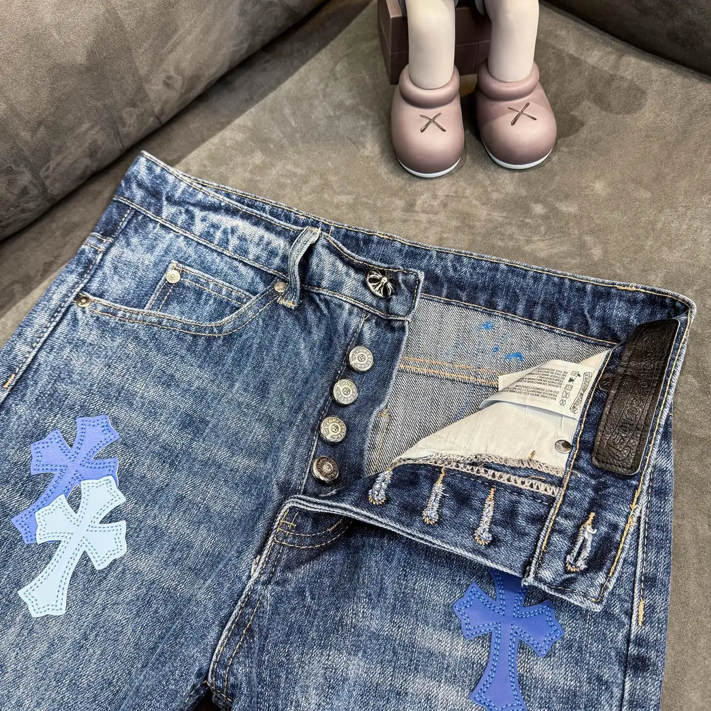 Cross Patch Flare-Leg Jeans D18023091 — view 12
