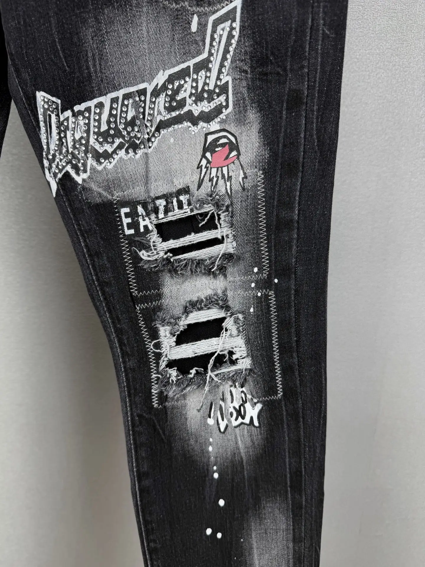 Distressed Paint-Splatter Slim-Fit Jeans D18023162 — view 8