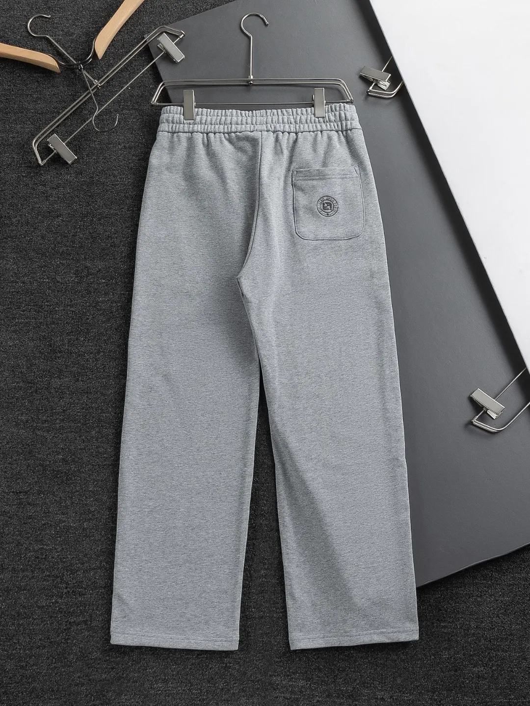 Logo-Embroidered Straight-Leg Trousers D18024117 — view 2