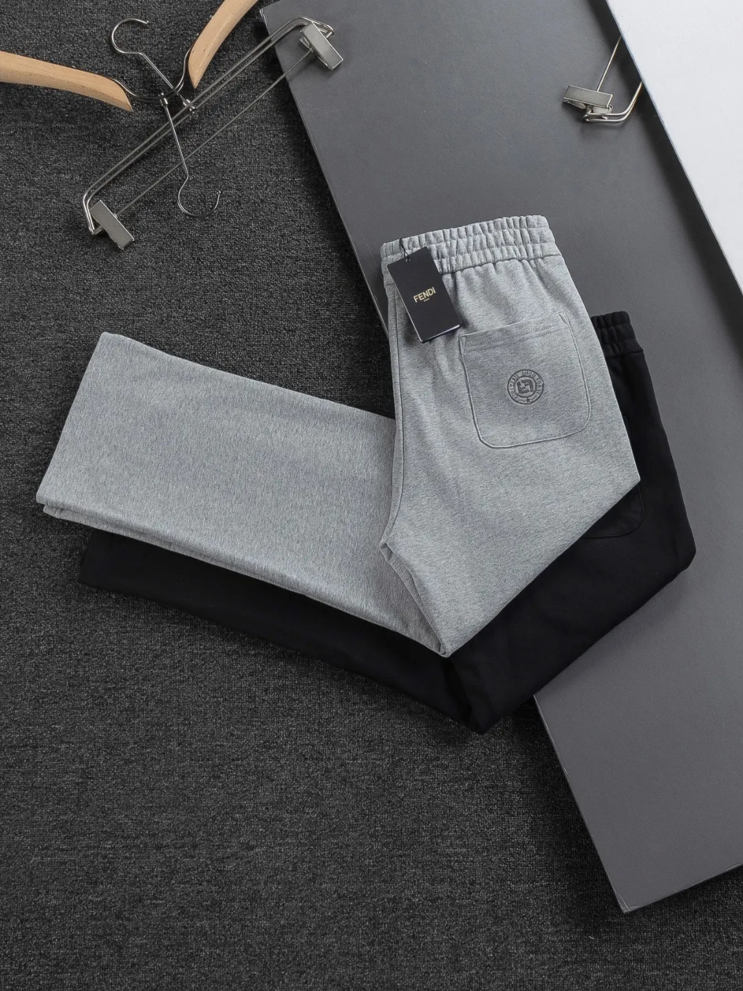 Logo-Embroidered Straight-Leg Trousers D18024117 — view 4