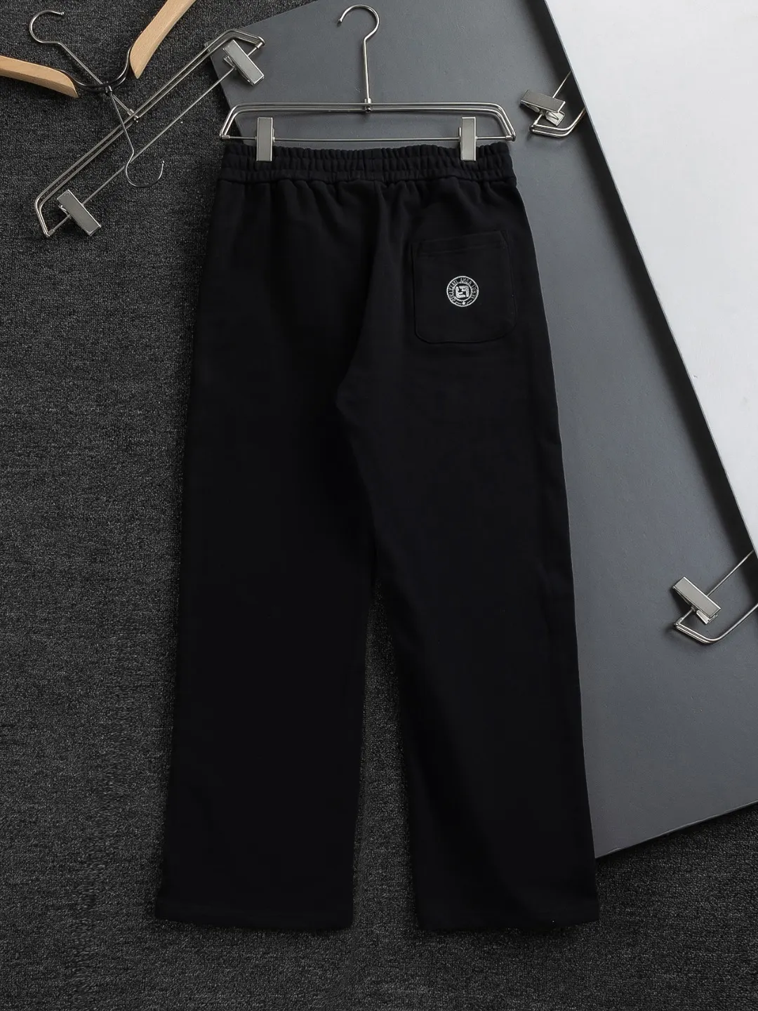 Logo-Embroidered Straight-Leg Trousers D18024116 — view 2