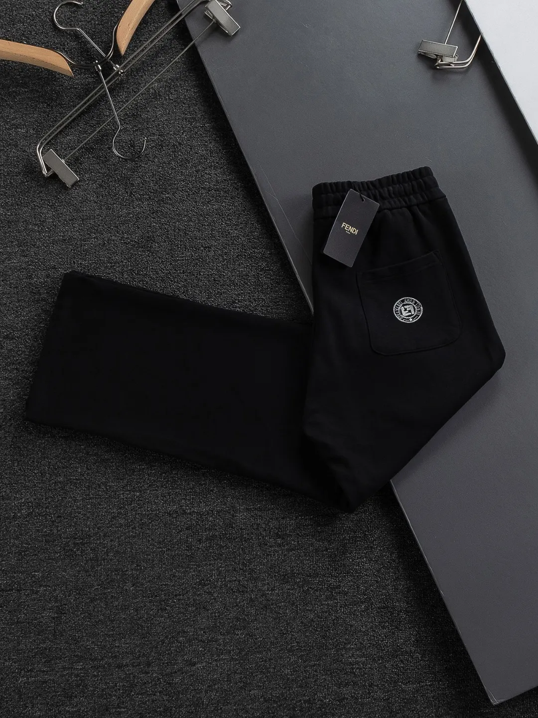 Logo-Embroidered Straight-Leg Trousers D18024116 — view 4