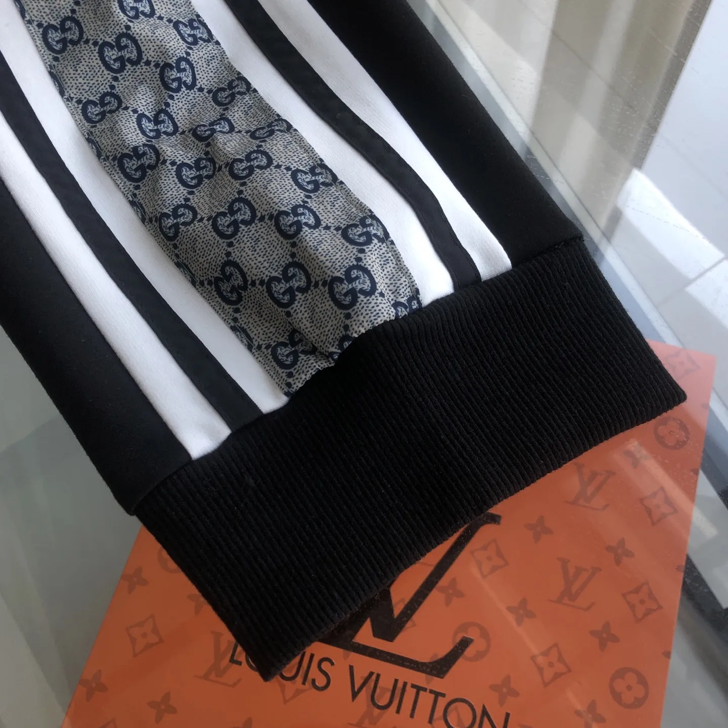 Webbing-Trimmed Logo Tapered Sweatpants D18021384 — view 7