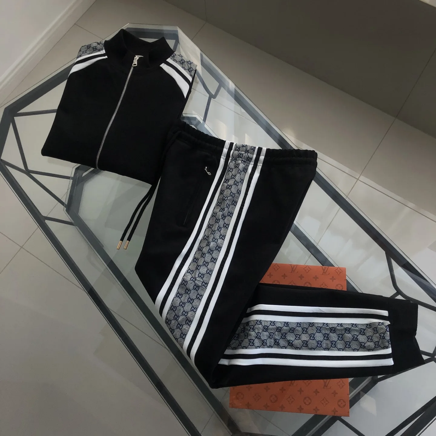 Webbing-Trimmed Logo Tapered Sweatpants D18021384 — view 9