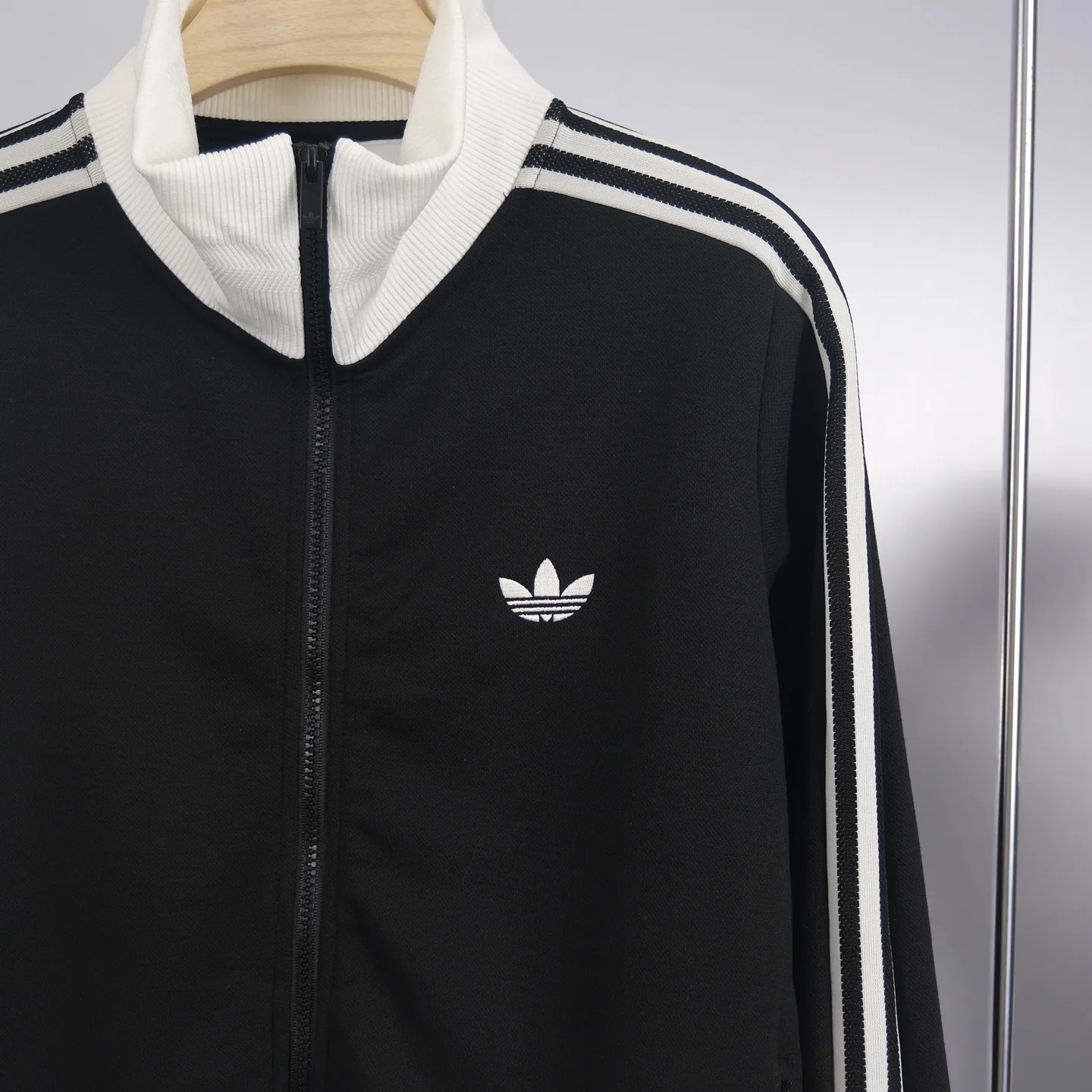 Adidas Originals 3-Stripe Track Jacket D18023071 — view 4