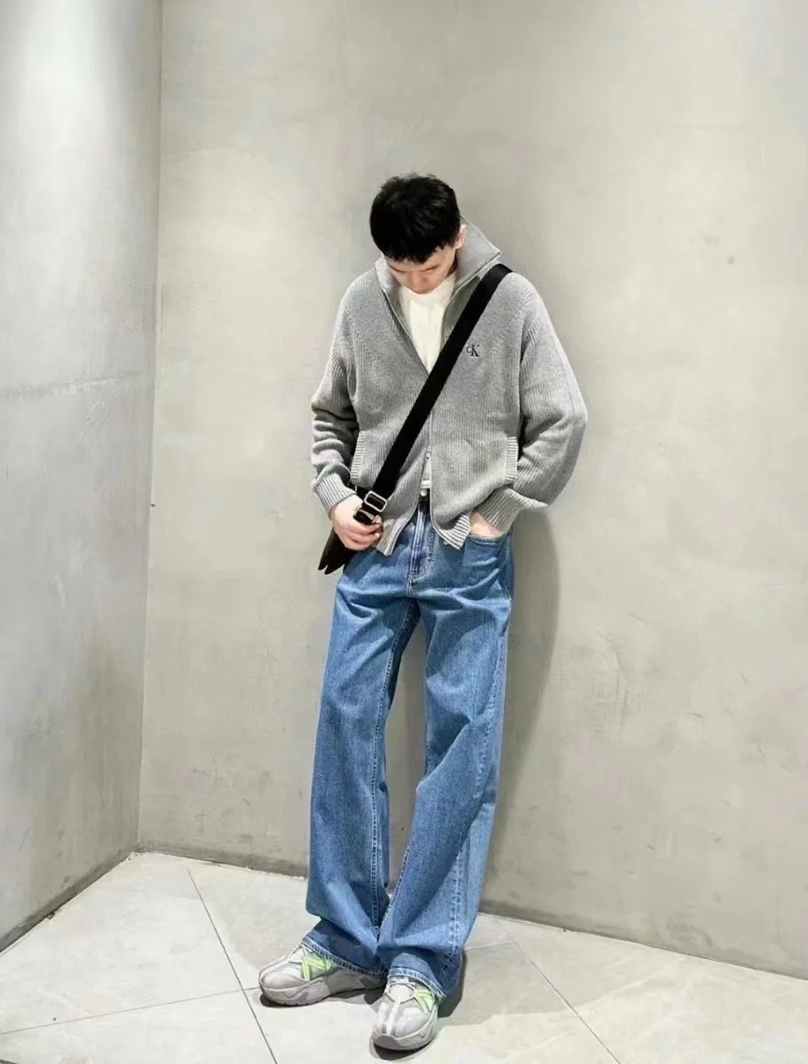 Logo-Embroidered Zip-Up Knit Cardigan D18023085 — view 14