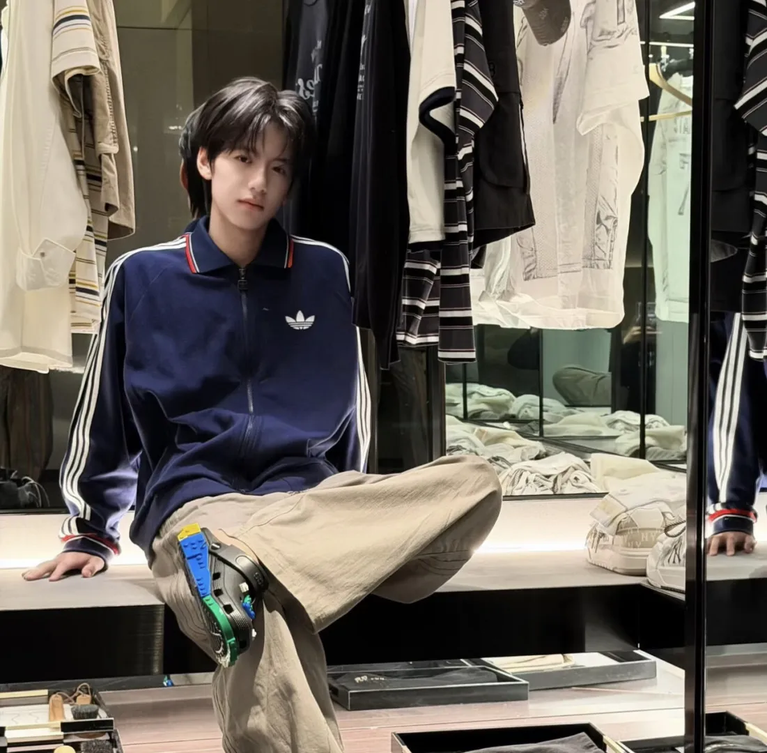 Adidas Originals Coach Track Jacket D18023067 — view 7