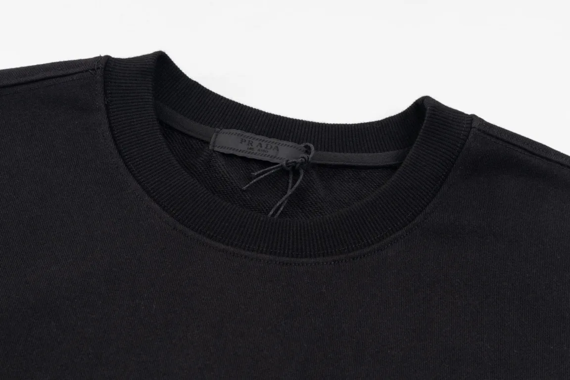 Logo-Badge Cotton-Terry Sweatshirt D18021183 — view 4