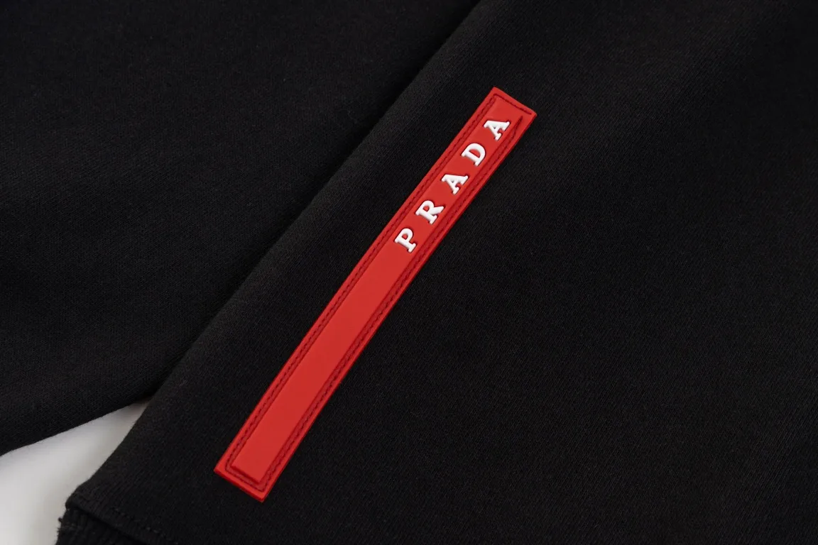 Logo-Badge Cotton-Terry Sweatshirt D18021183 — view 6