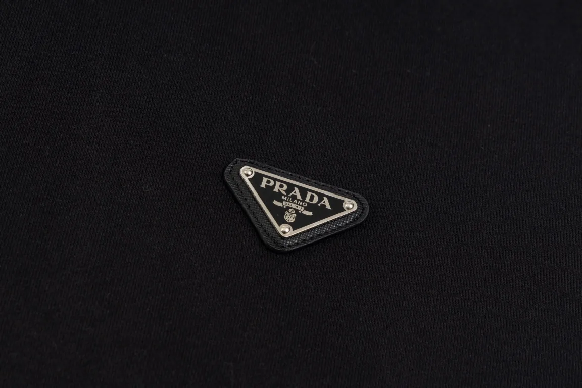 Logo-Badge Cotton-Terry Sweatshirt D18021183 — view 7