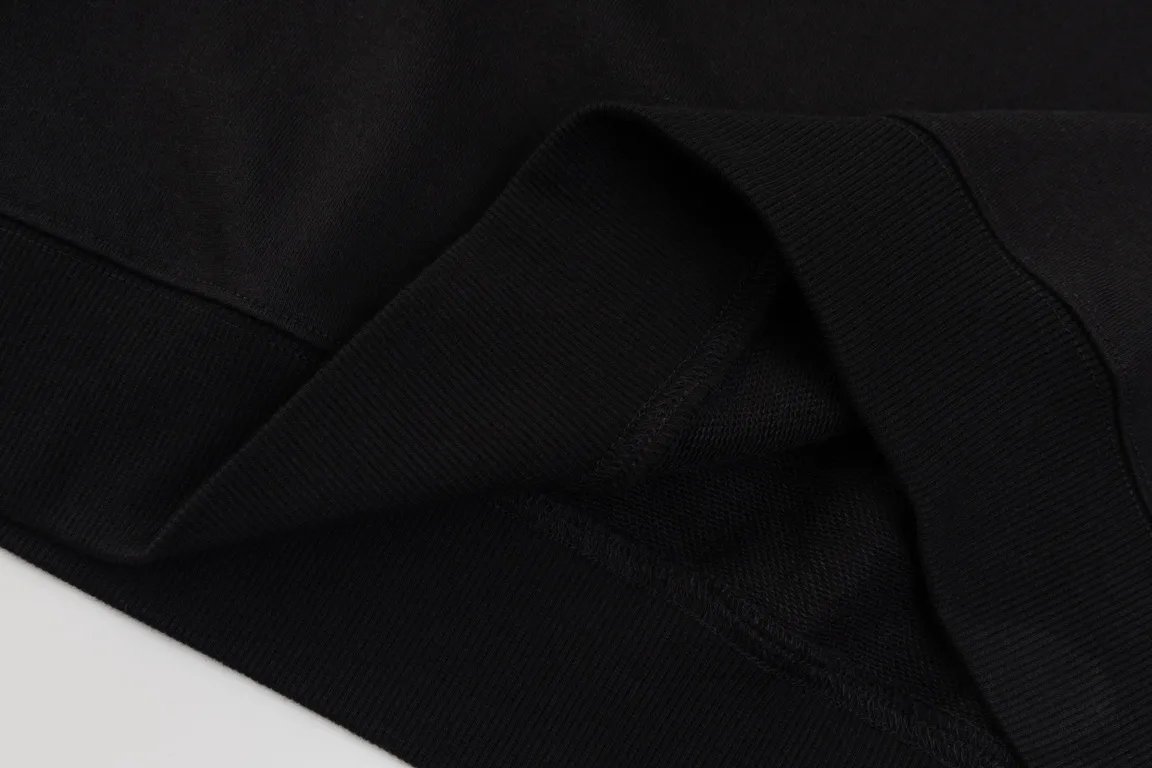 Logo-Badge Cotton-Terry Sweatshirt D18021183 — view 8