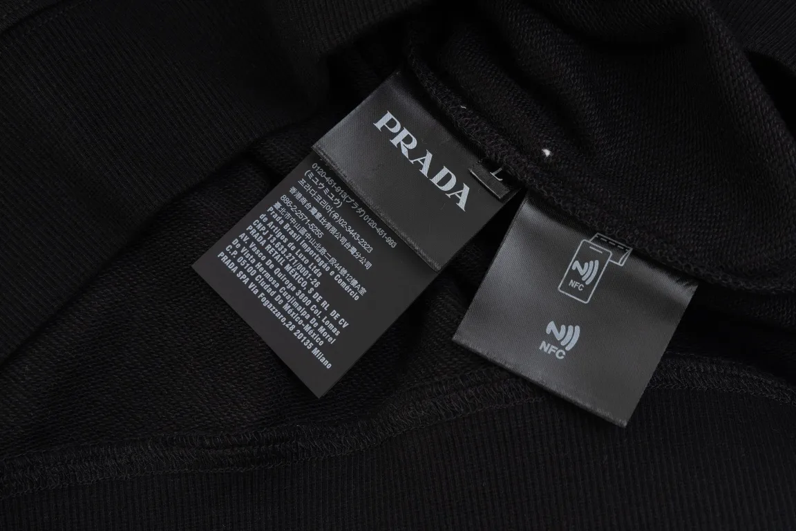 Logo-Badge Cotton-Terry Sweatshirt D18021183 — view 9