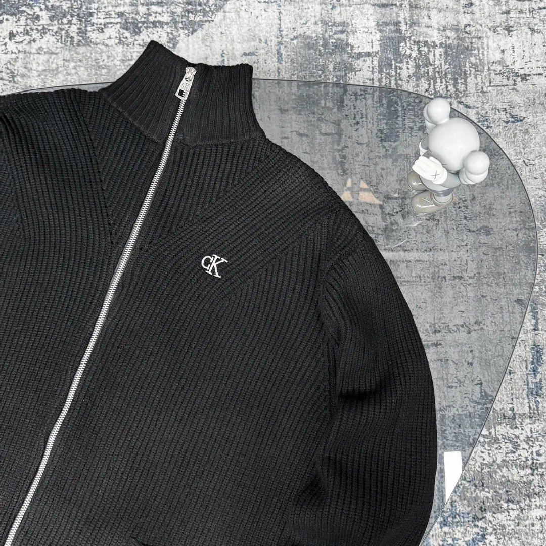 Logo-Embroidered Zip-Up Ribbed Knit Cardigan D18023086 — view 4