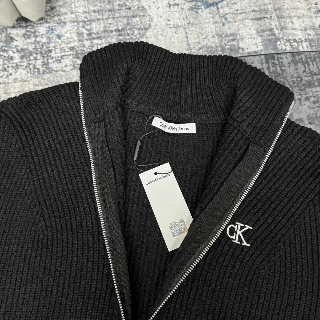 Logo-Embroidered Zip-Up Ribbed Knit Cardigan D18023086 — view 9