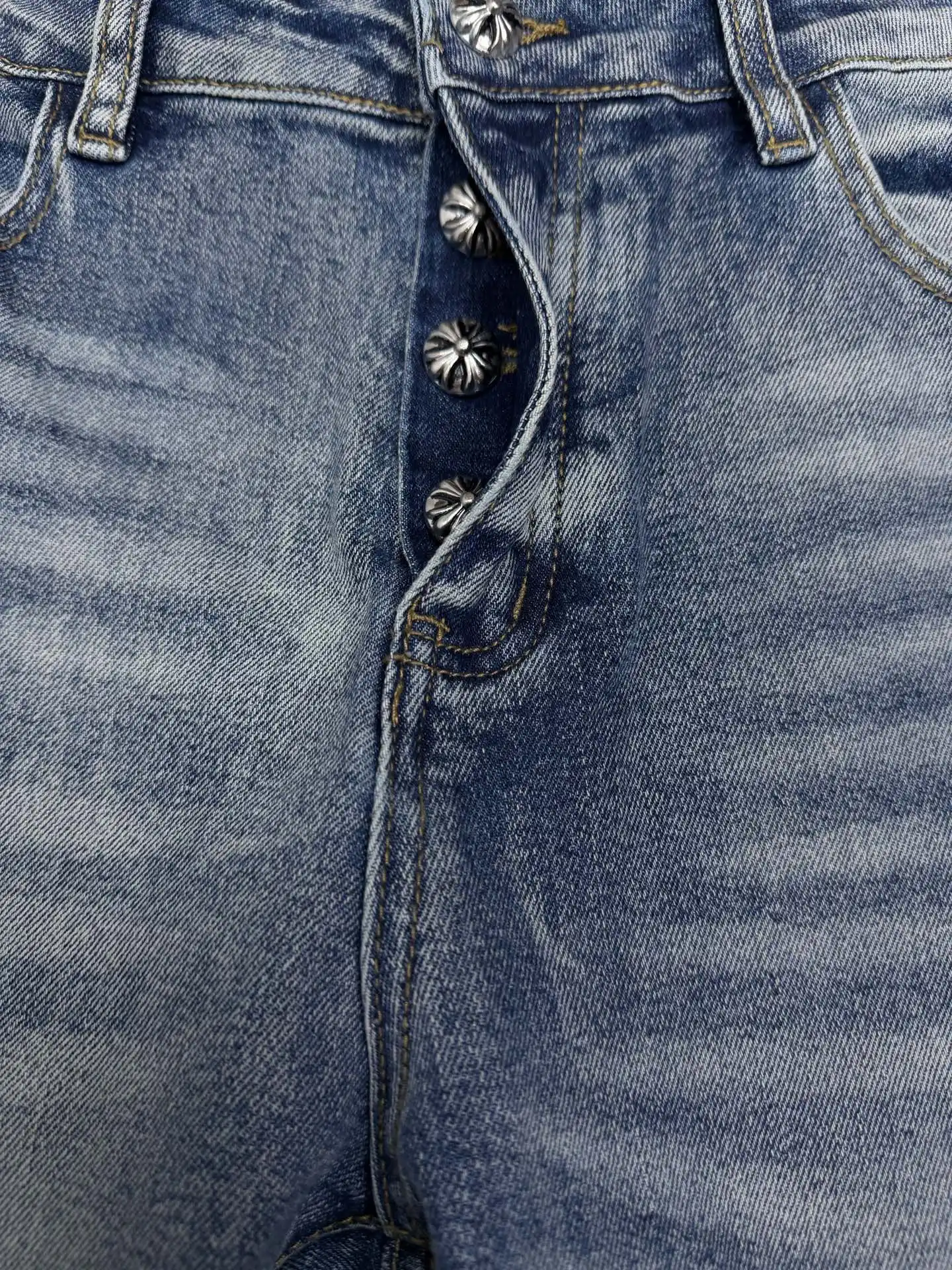 Cross Patch Flared Distressed Jeans D18523166 — view 6