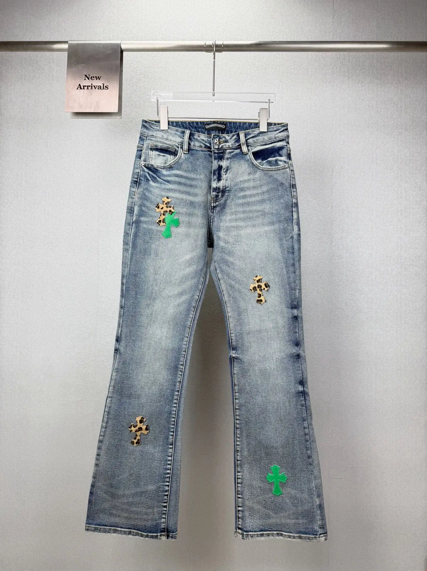 Cross Patch Leopard Print Flared Jeans D18523165