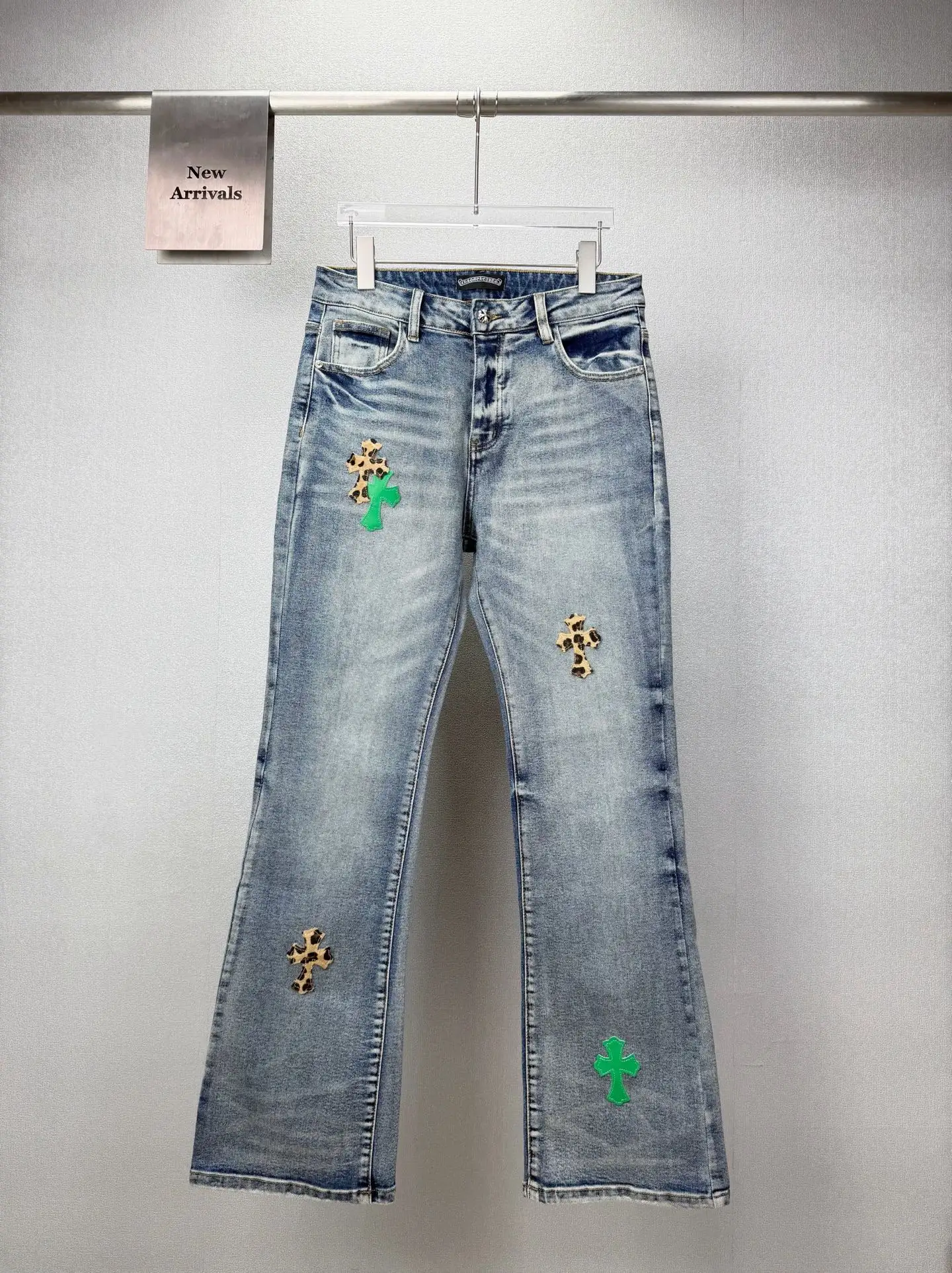 Cross Patch Leopard Print Flared Jeans D18523165