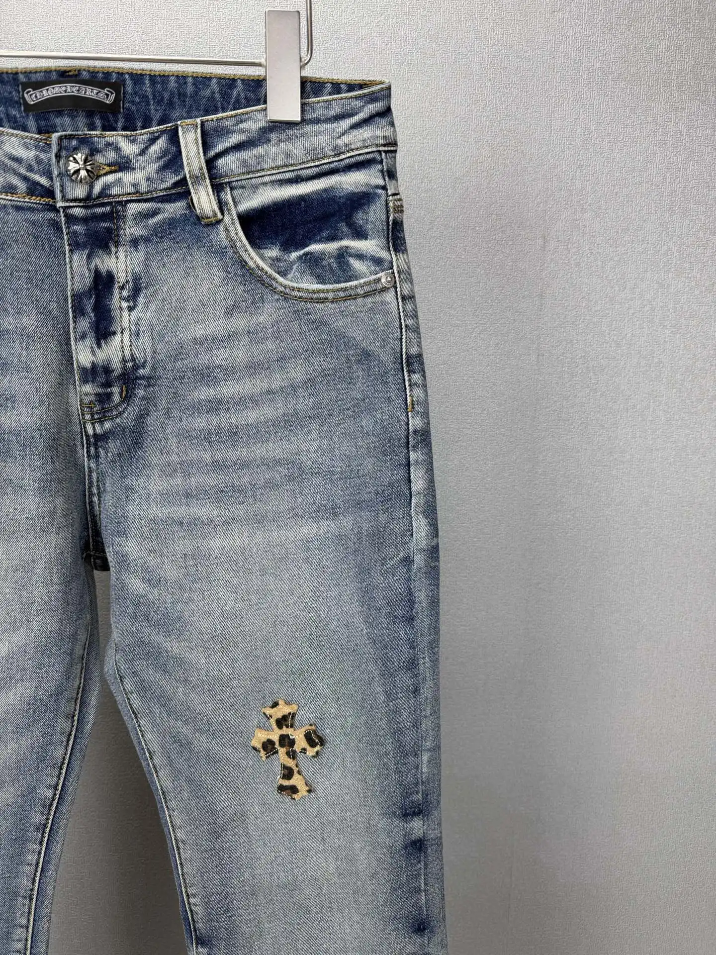 Cross Patch Leopard Print Flared Jeans D18523165 — view 4
