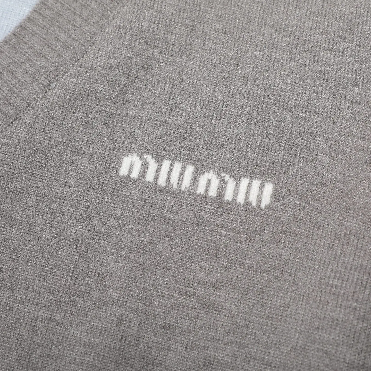 Layered Wool-Blend V-Neck Sweater D18523078 — view 5