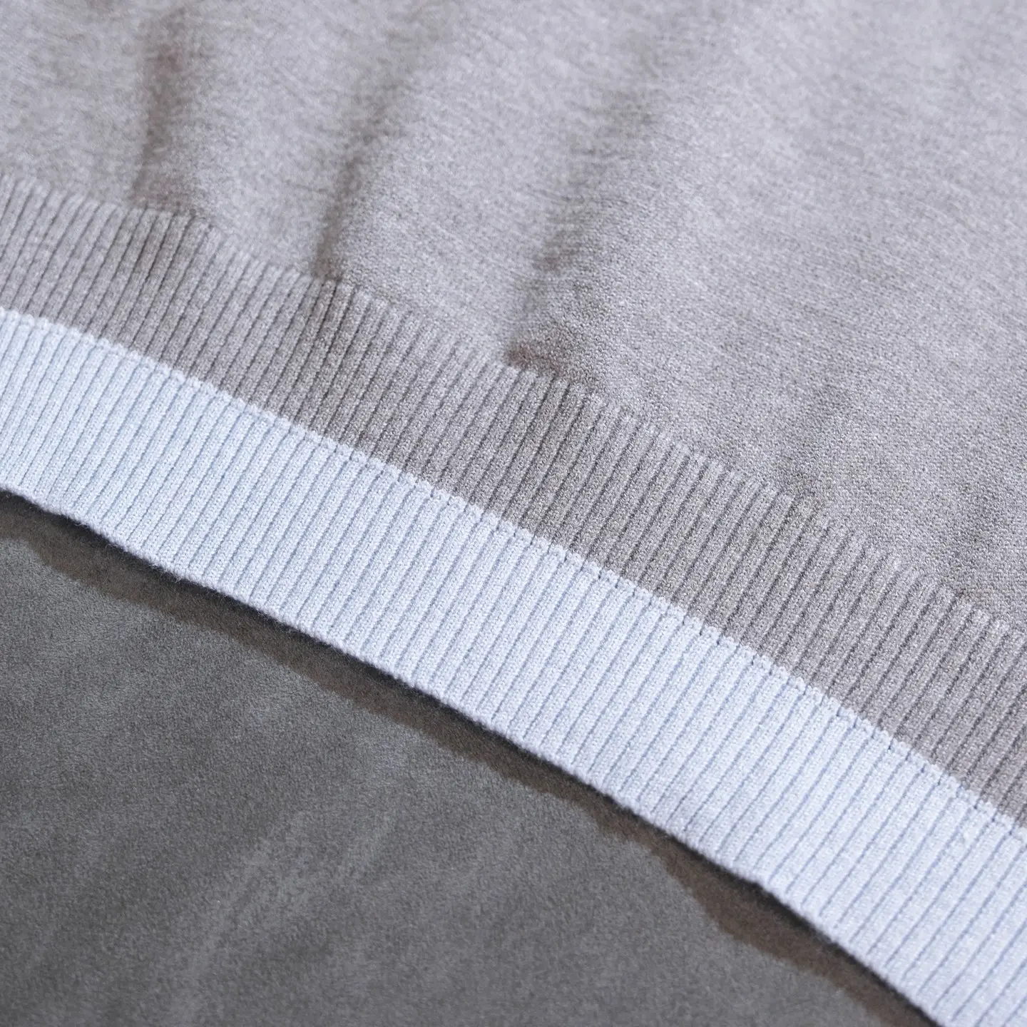 Layered Wool-Blend V-Neck Sweater D18523077 — view 11