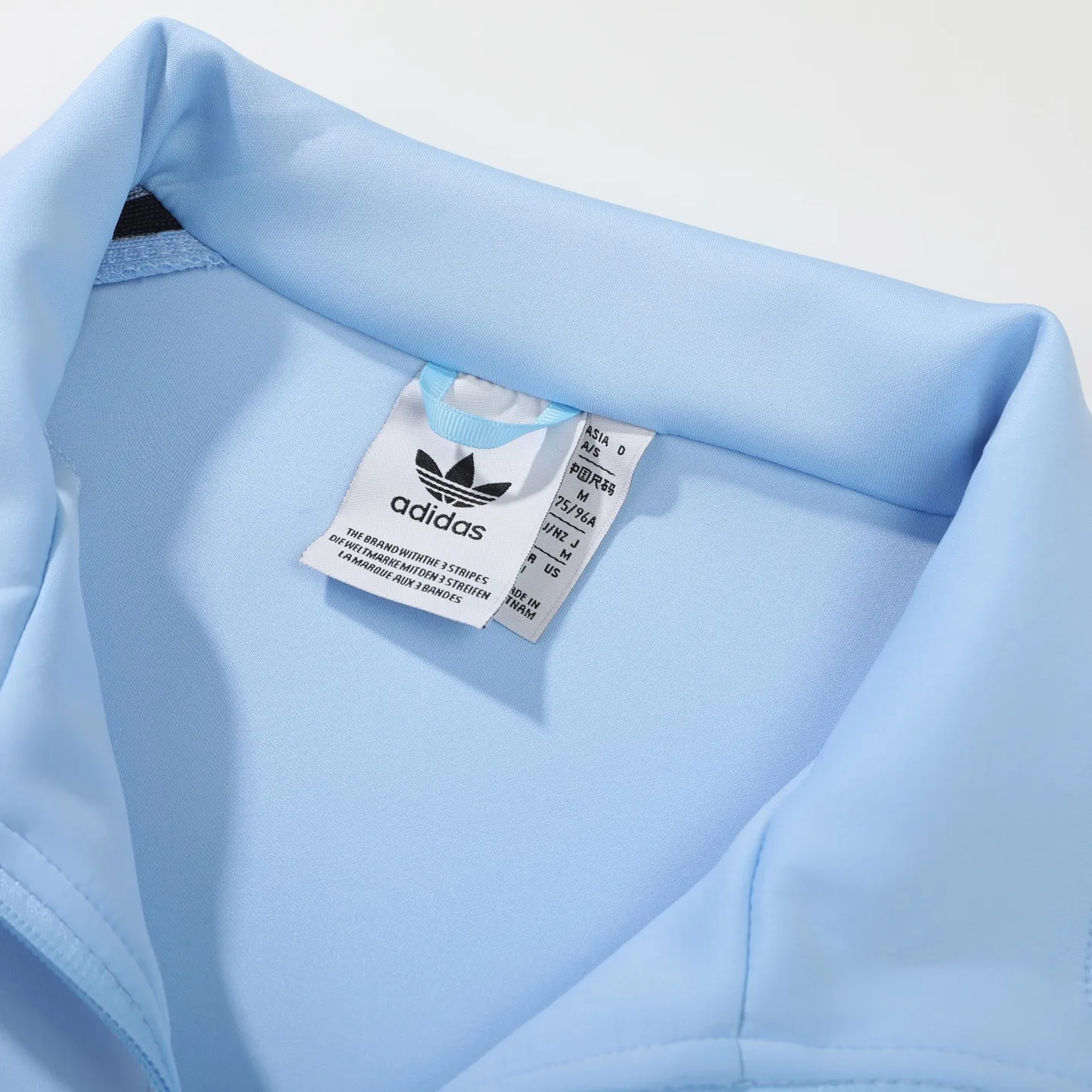 Adicolor Firebird Tricot Track Jacket D18523047 — view 10