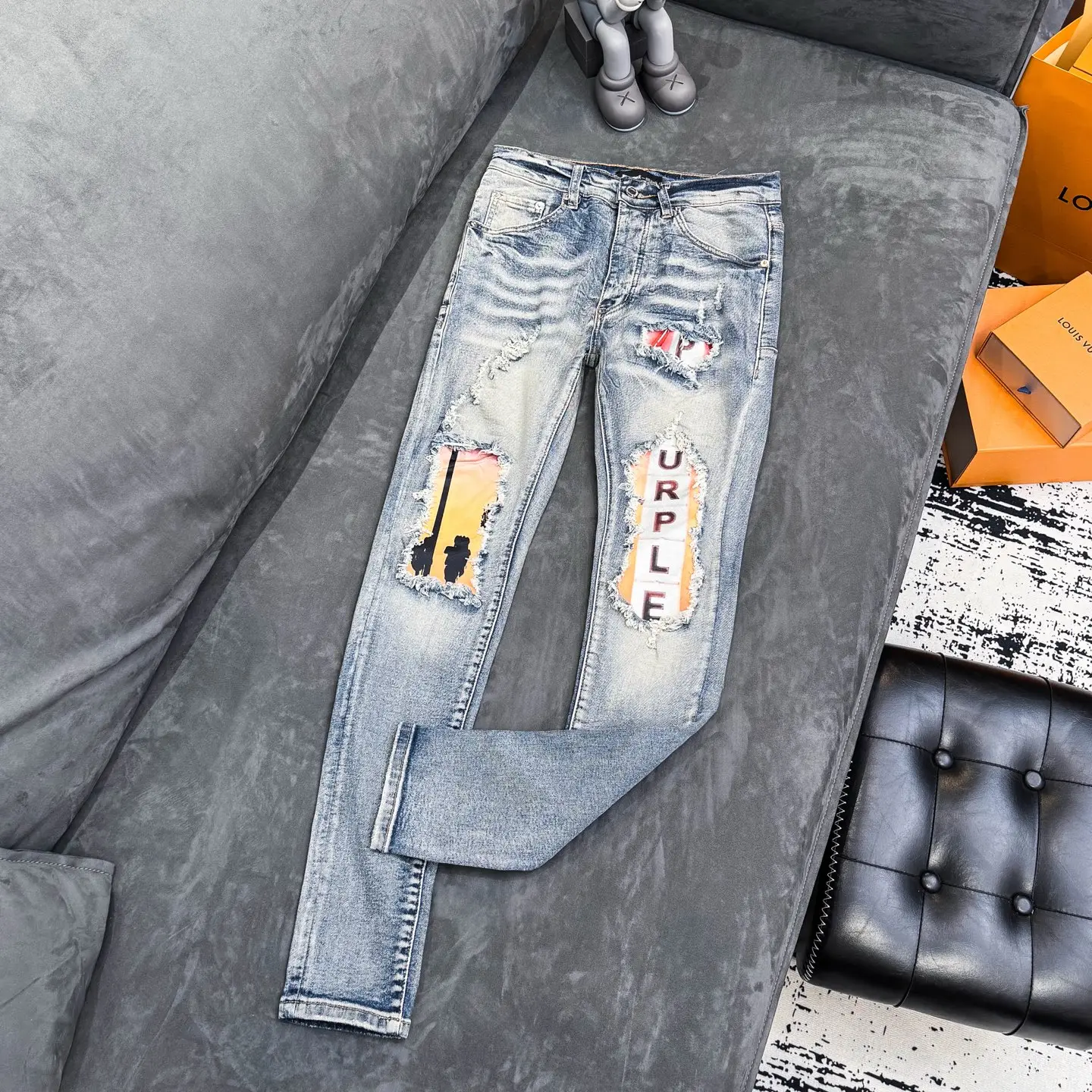 Distressed Slim-Fit Graphic Patch Jeans D18523107