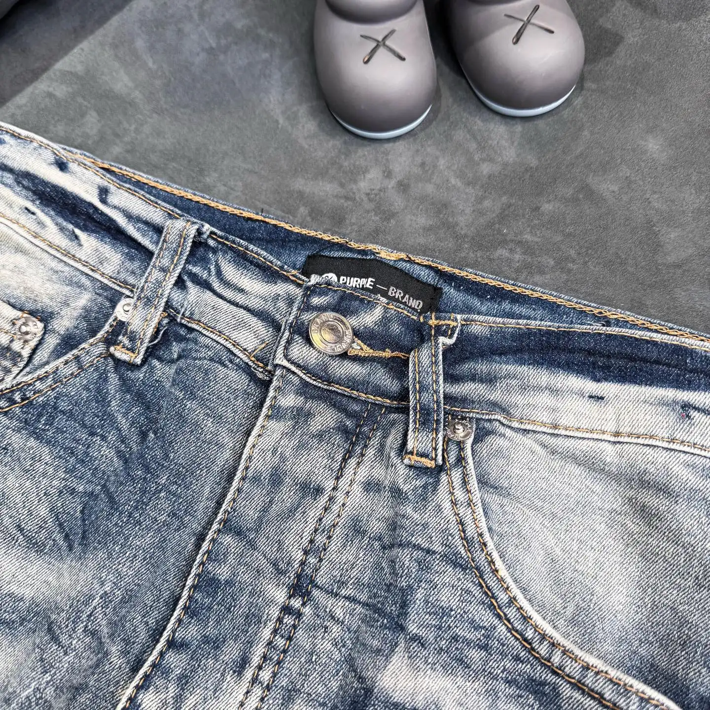 Distressed Slim-Fit Graphic Patch Jeans D18523107 — view 5
